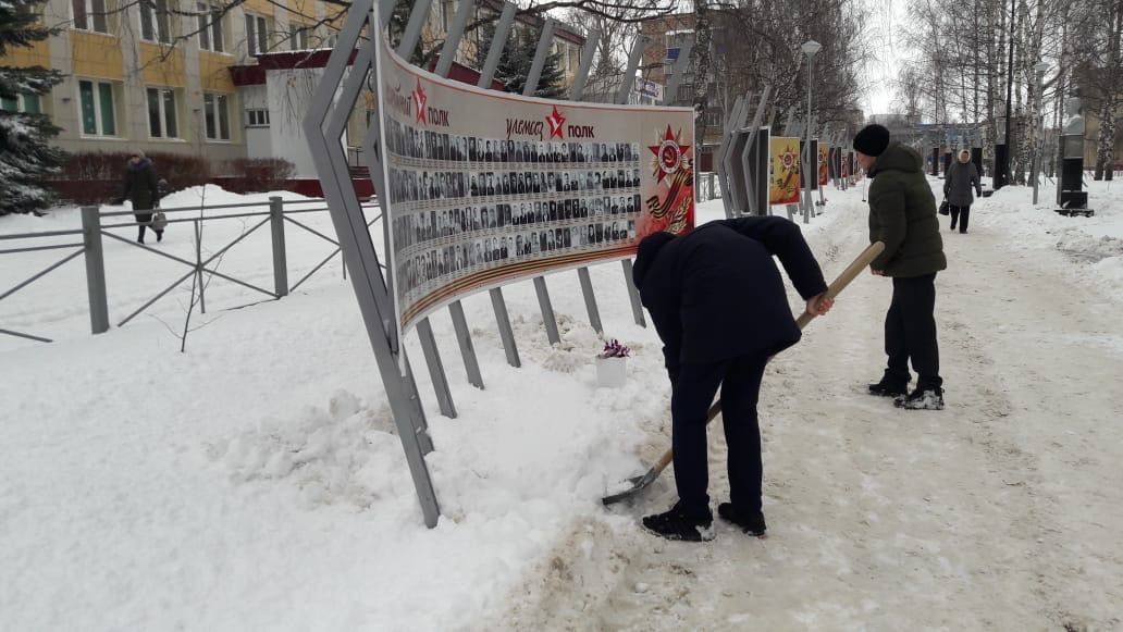 В Менделеевске прошла акция «Дорога к памятнику»