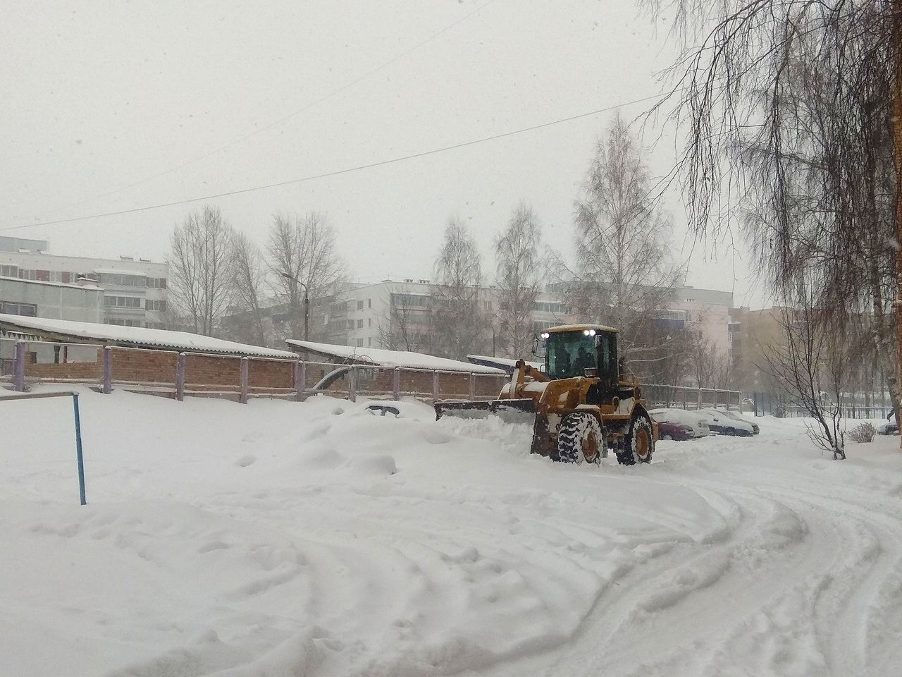 На Менделеевск обрушился снегопад