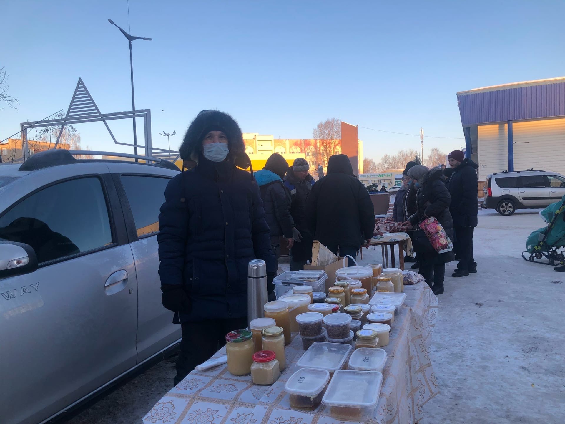 Менделеевцы рады предновогодним ярмаркам