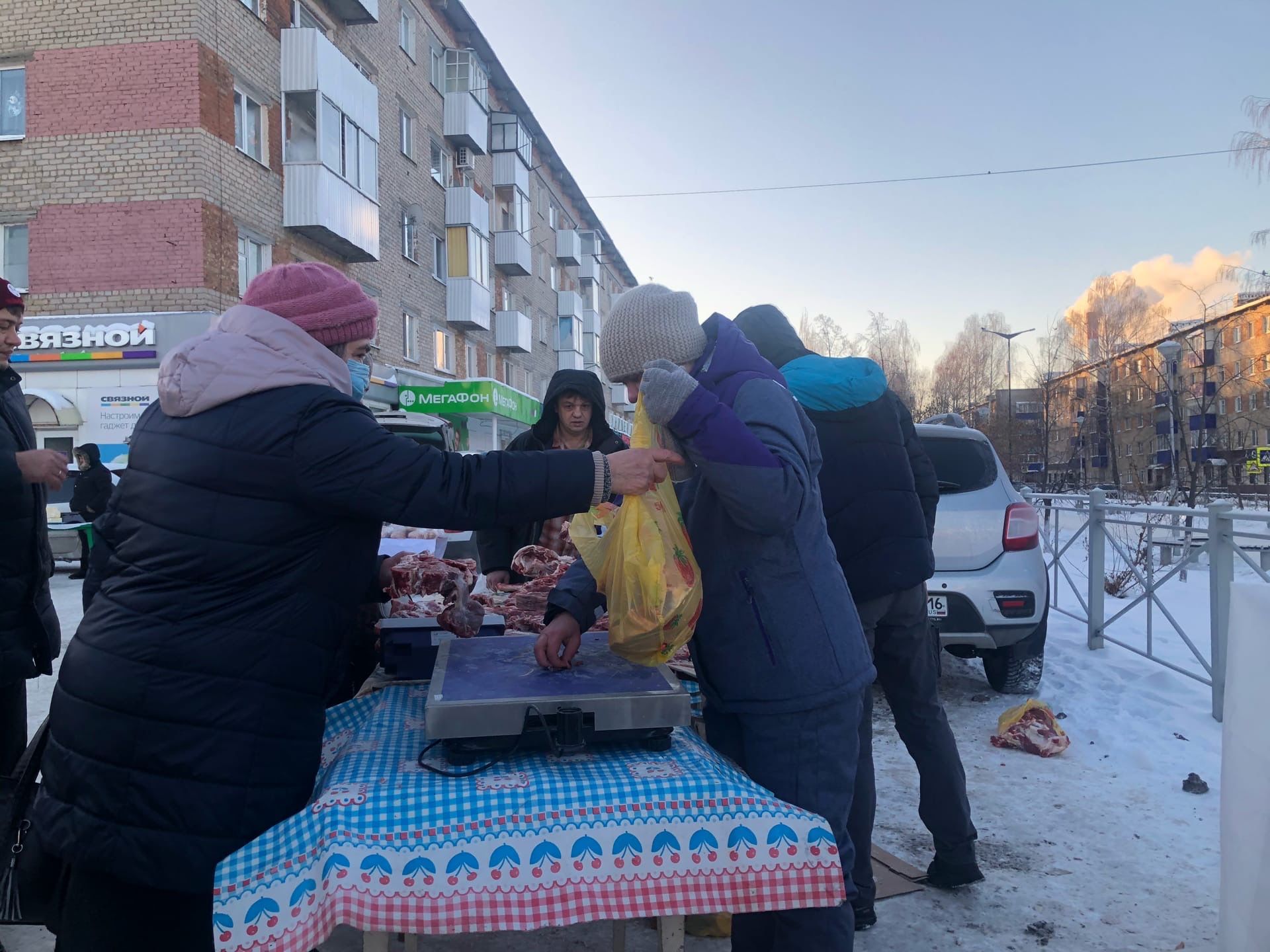 Менделеевцы рады предновогодним ярмаркам