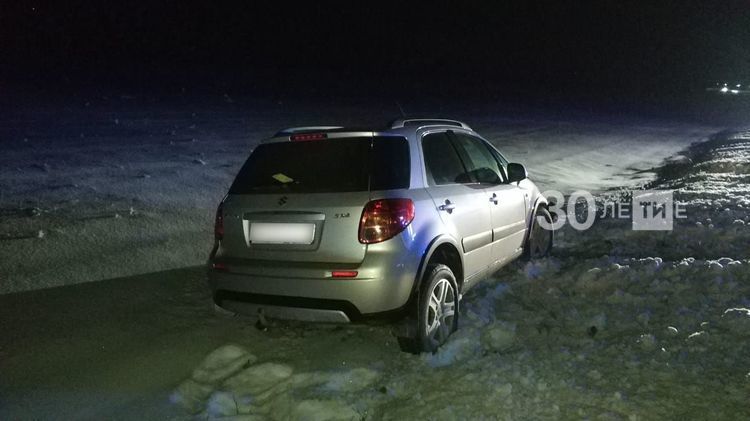 В лобовом столкновении легковушек на трассе в Татарстане пострадали шесть человек