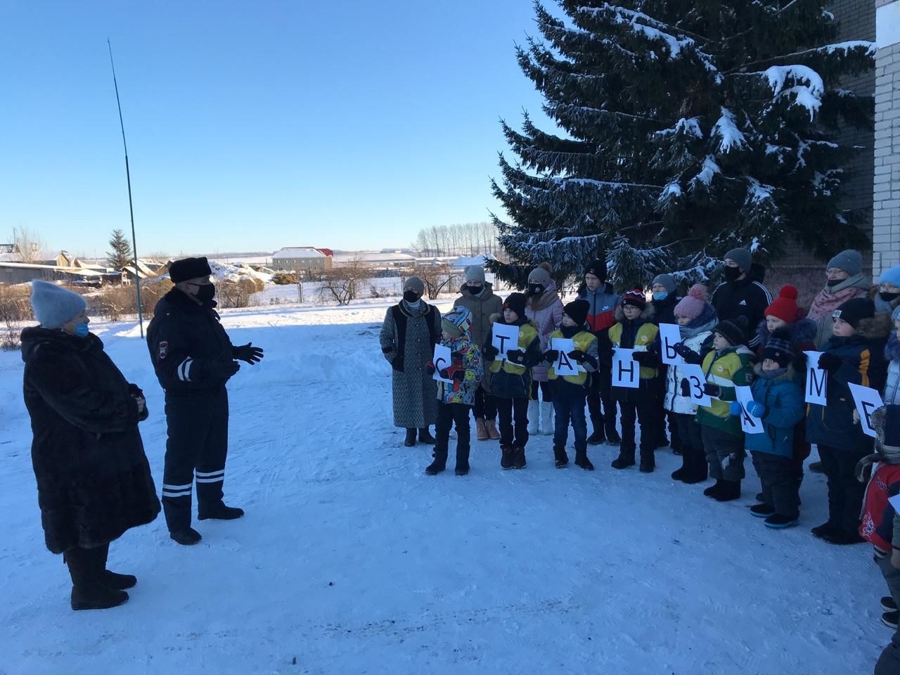 В Камаеве провели акцию «Стань заметней»