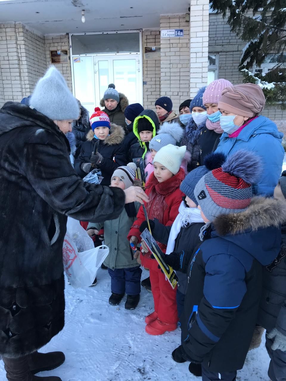 В Камаеве провели акцию «Стань заметней»