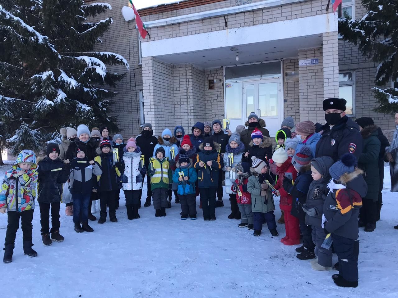 В Камаеве провели акцию «Стань заметней»