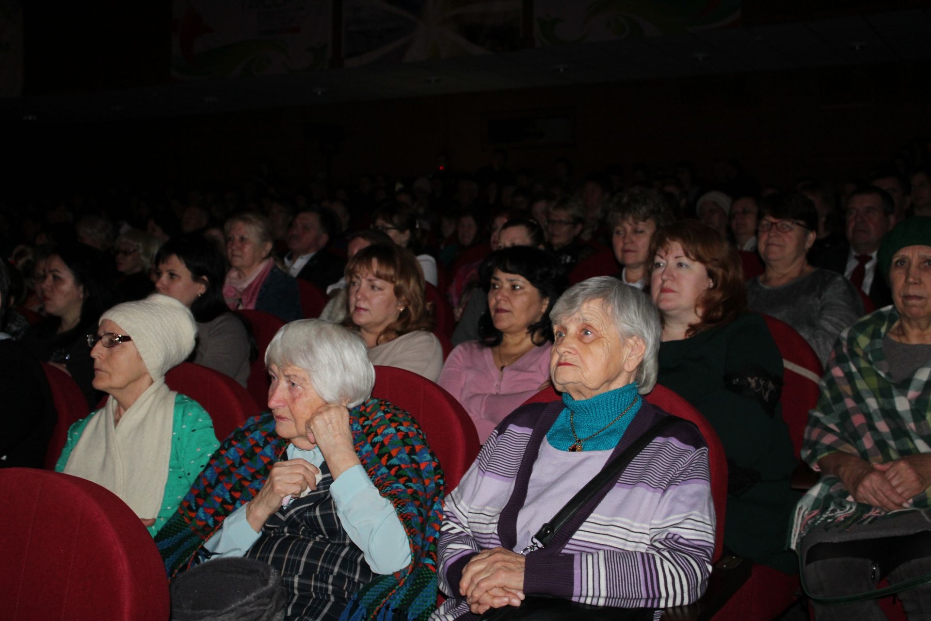 В&nbsp;Менделеевске защитникам Отечества вручили юбилейные медали и&nbsp;подарили яркий концерт