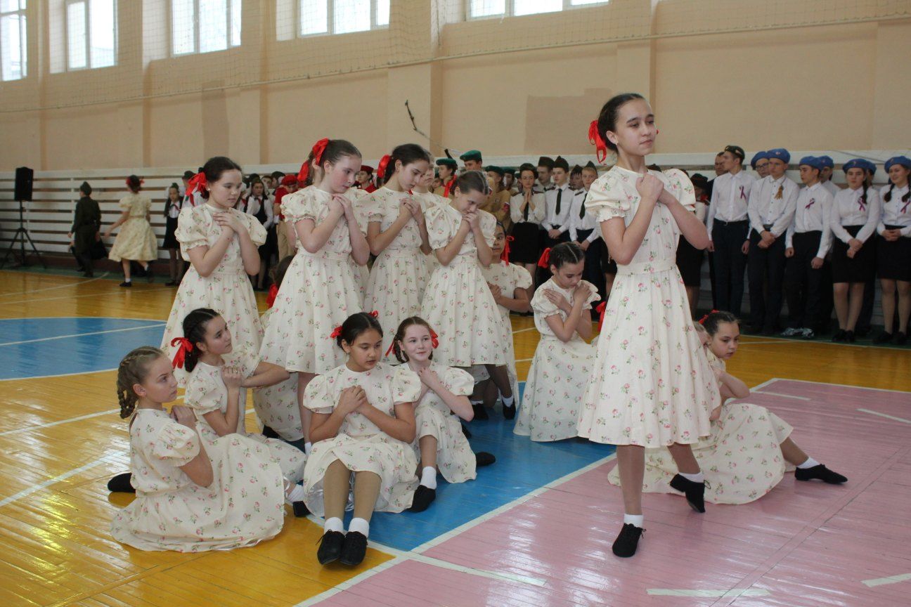 Подведены итоги районного конкурса-смотра строя и песни в Менделеевске