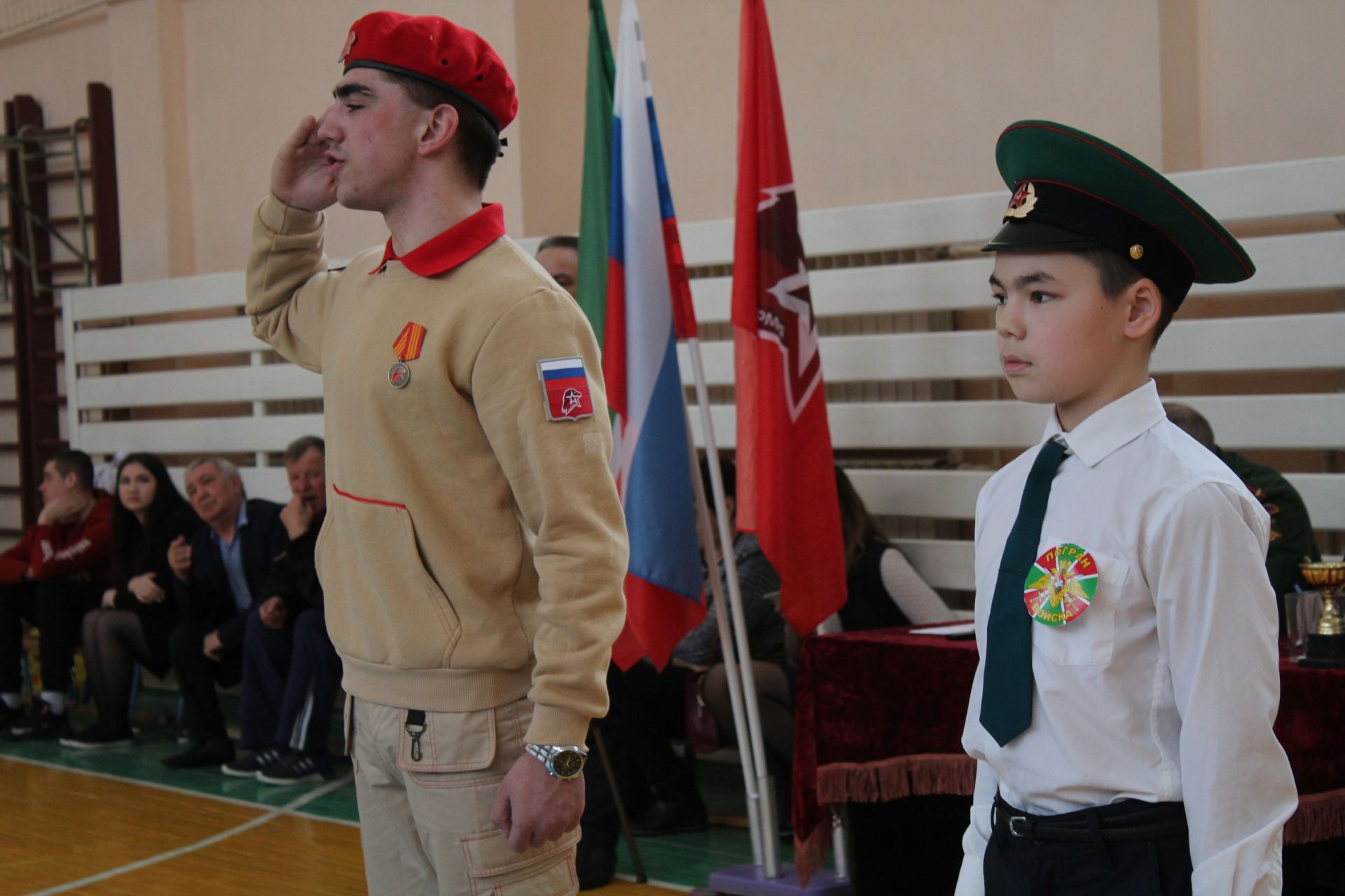 Подведены итоги районного конкурса-смотра строя и песни в Менделеевске