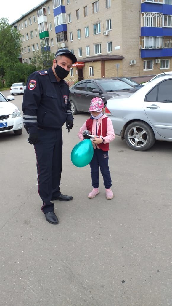 В Международный день защиты детей сотрудники Госавтоинспекции провели акцию «Внимание дети!»