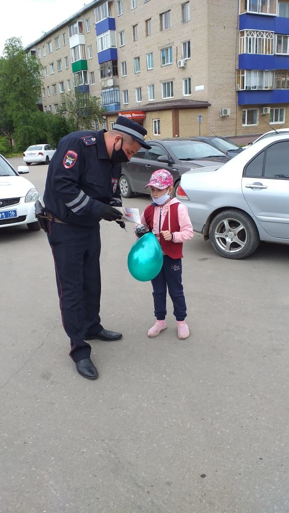 В Международный день защиты детей сотрудники Госавтоинспекции провели акцию «Внимание дети!»