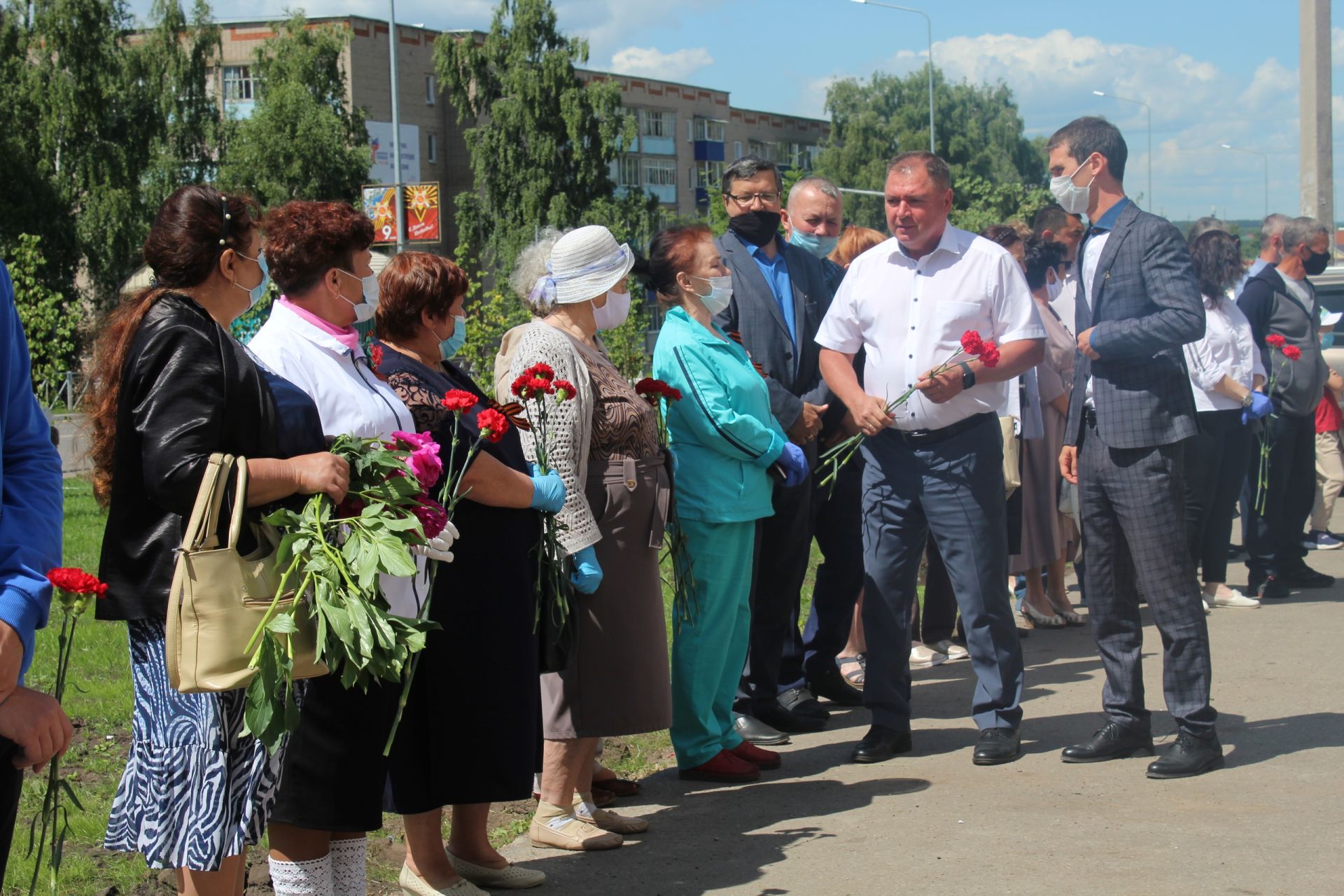 На улицах Героев Советского Союза Менделеевска открыли мемориальные доски