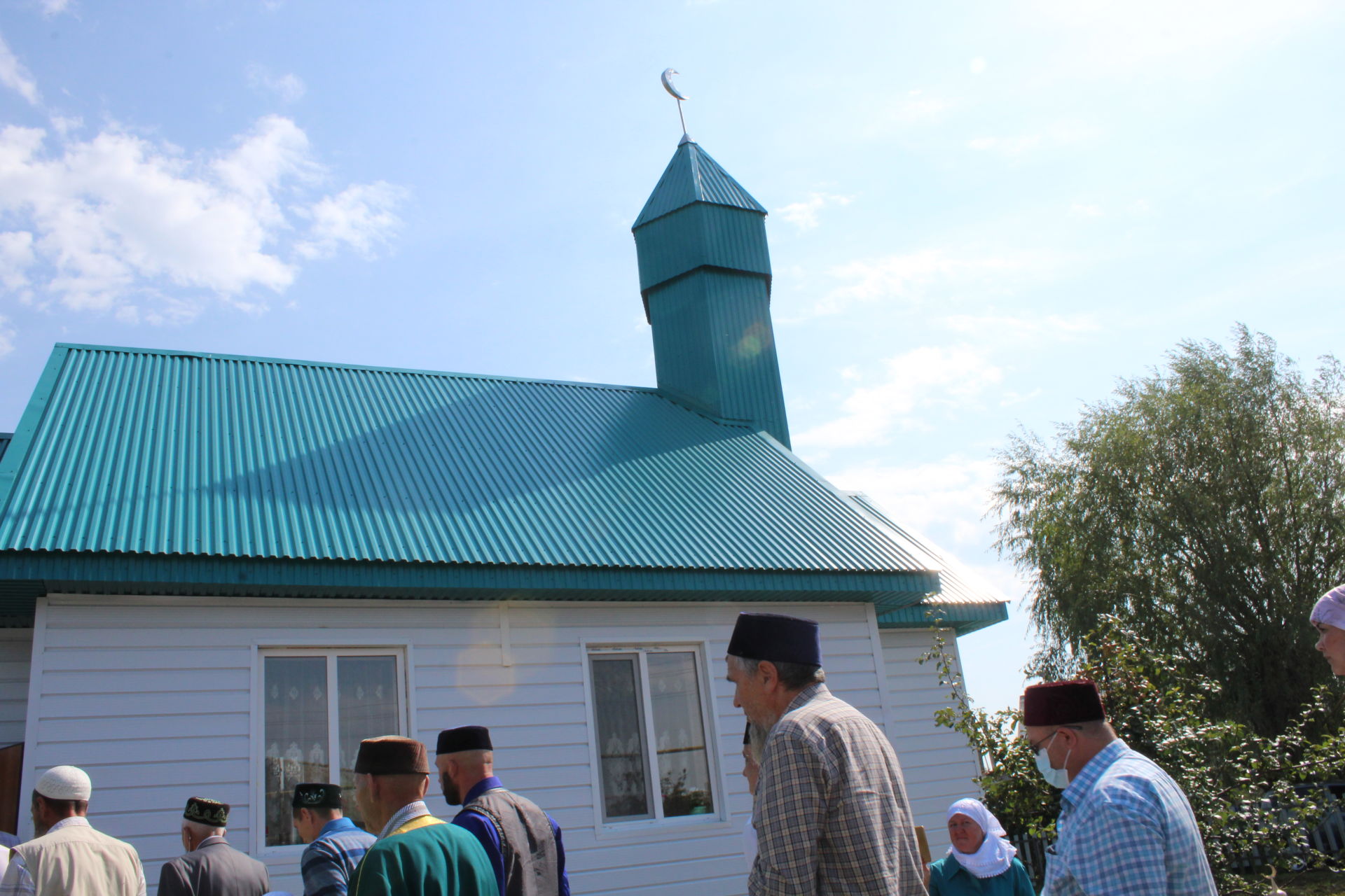 В деревне Татарский Ахтиял открыли мечеть