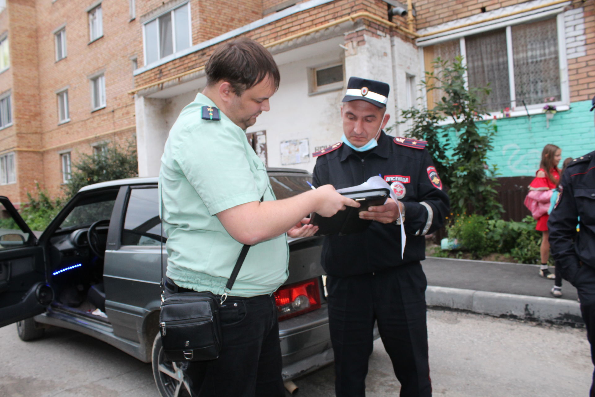 У менделеевского должника за ЖКУ арестован автомобиль