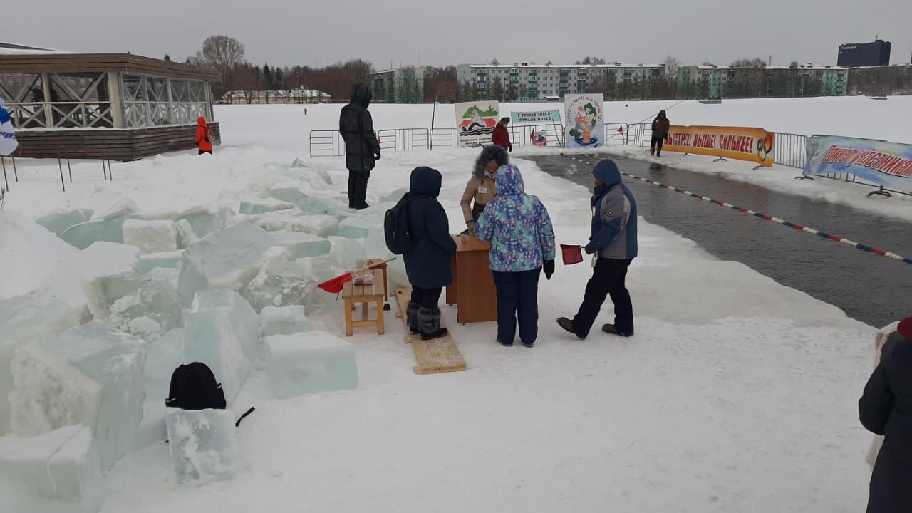 Менделеевцы в открытом чемпионате РТ по зимнему плаванию заняли призовые места