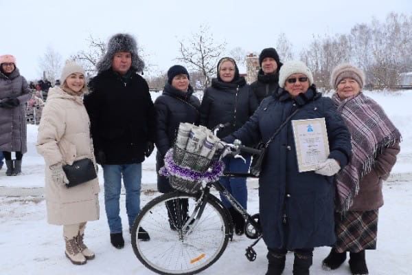 На Рождественской ярмарке почтальону подарили велосипед