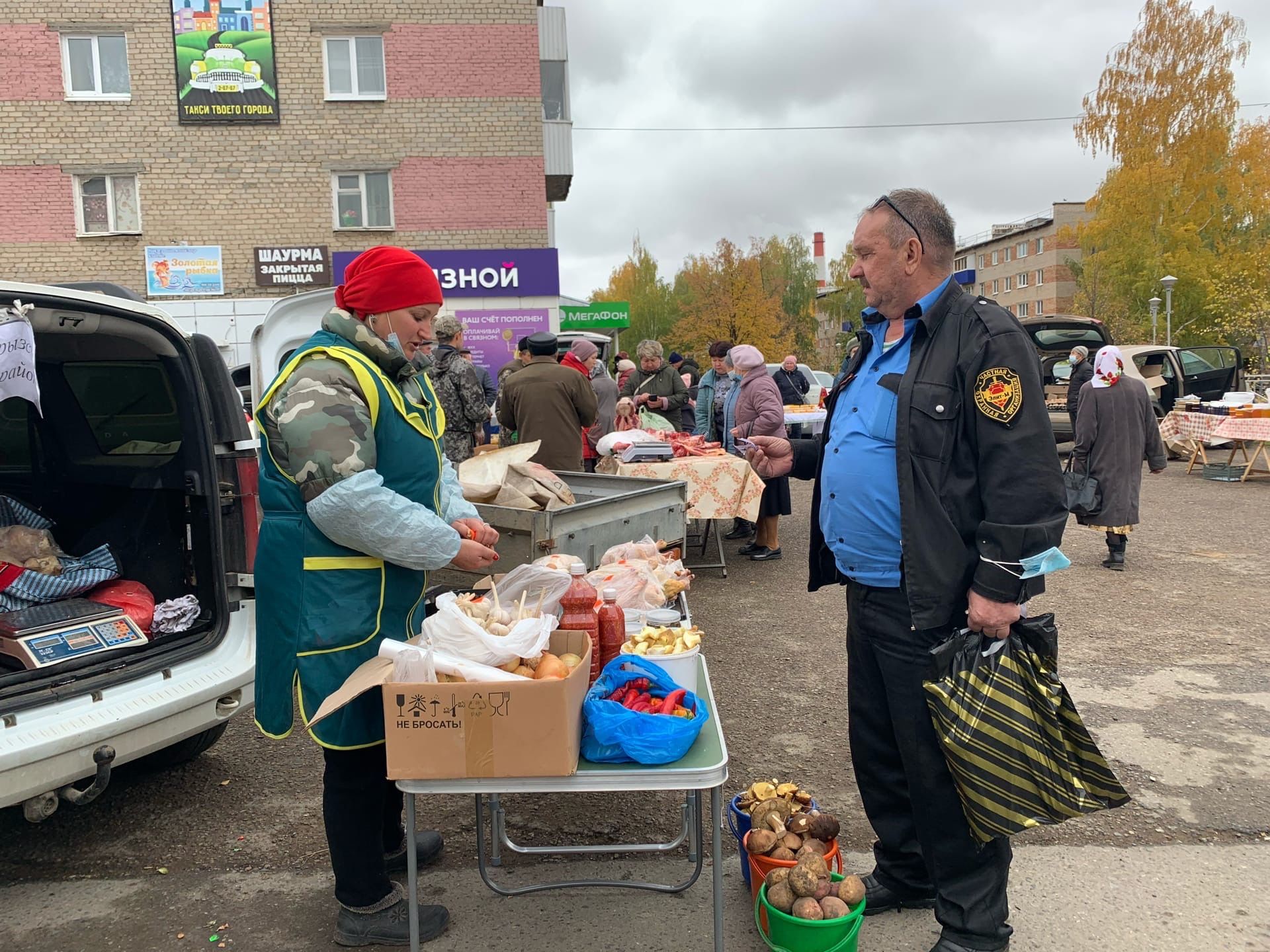 В&nbsp;Менделеевске начался новый месяц ярмарок