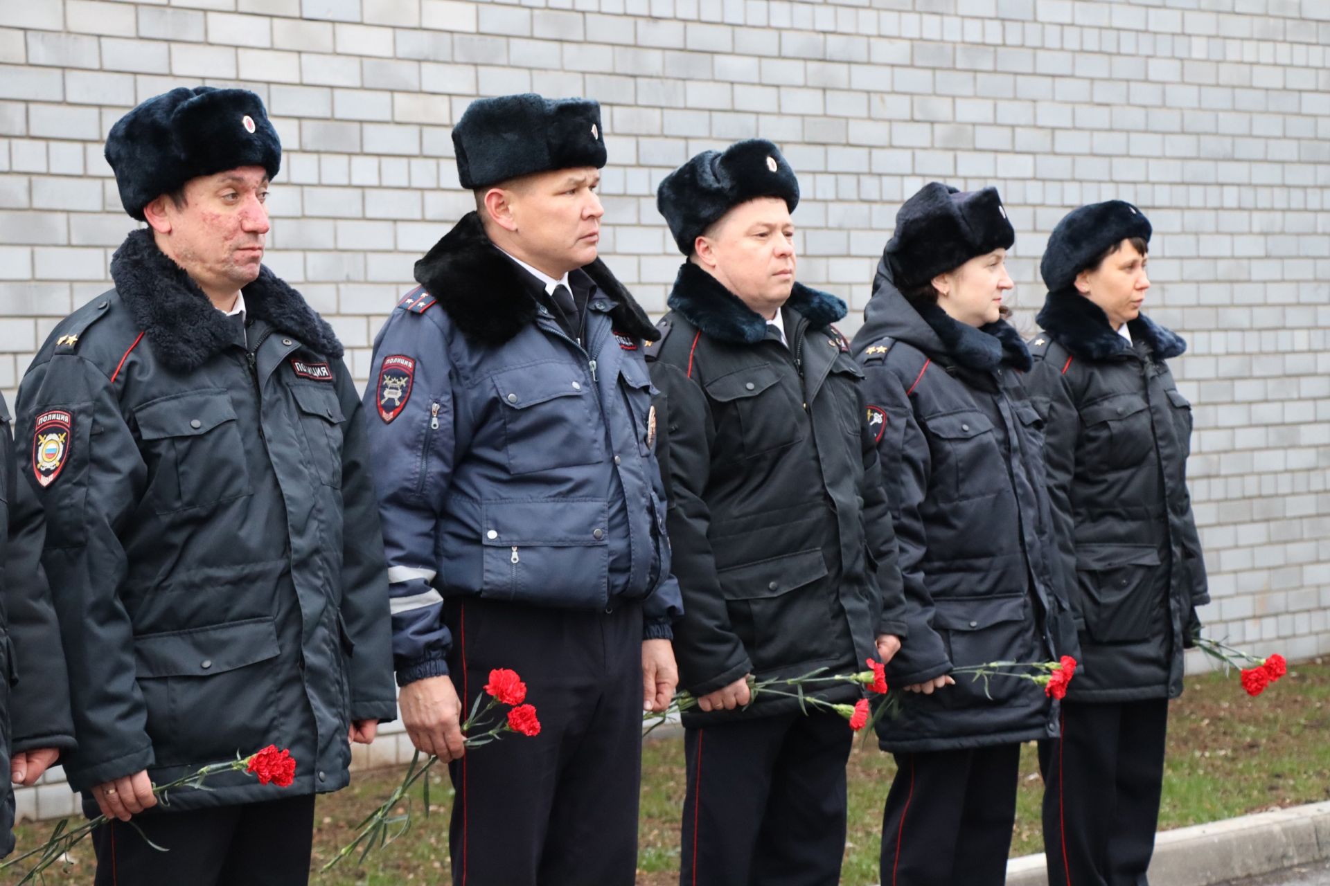 В Менделеевске открыли мемориал памяти погибшим сотрудникам внутренних дел