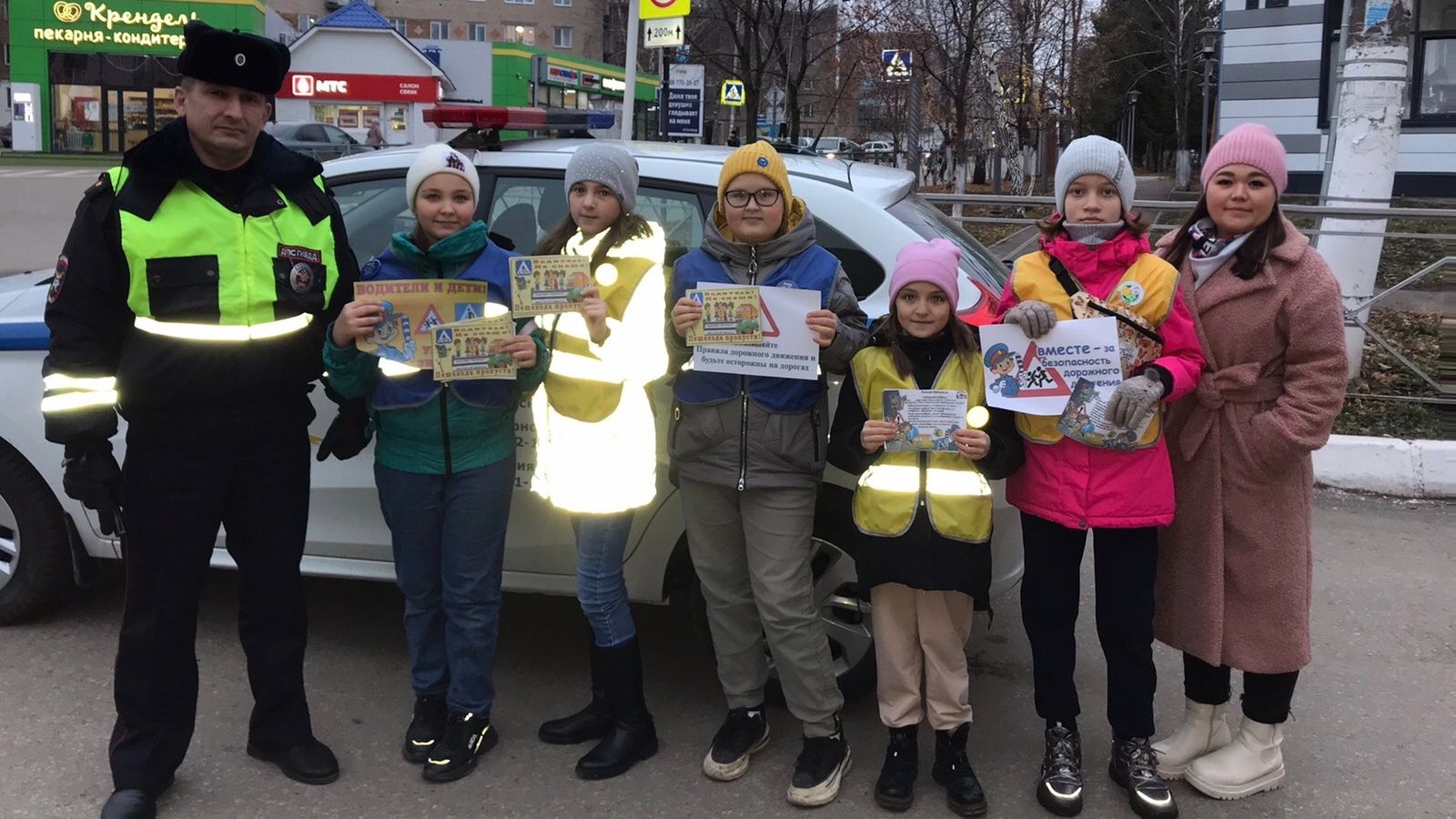 В Менделеевске в рамках профилактического мероприятия провели акцию «Письмо водителю»