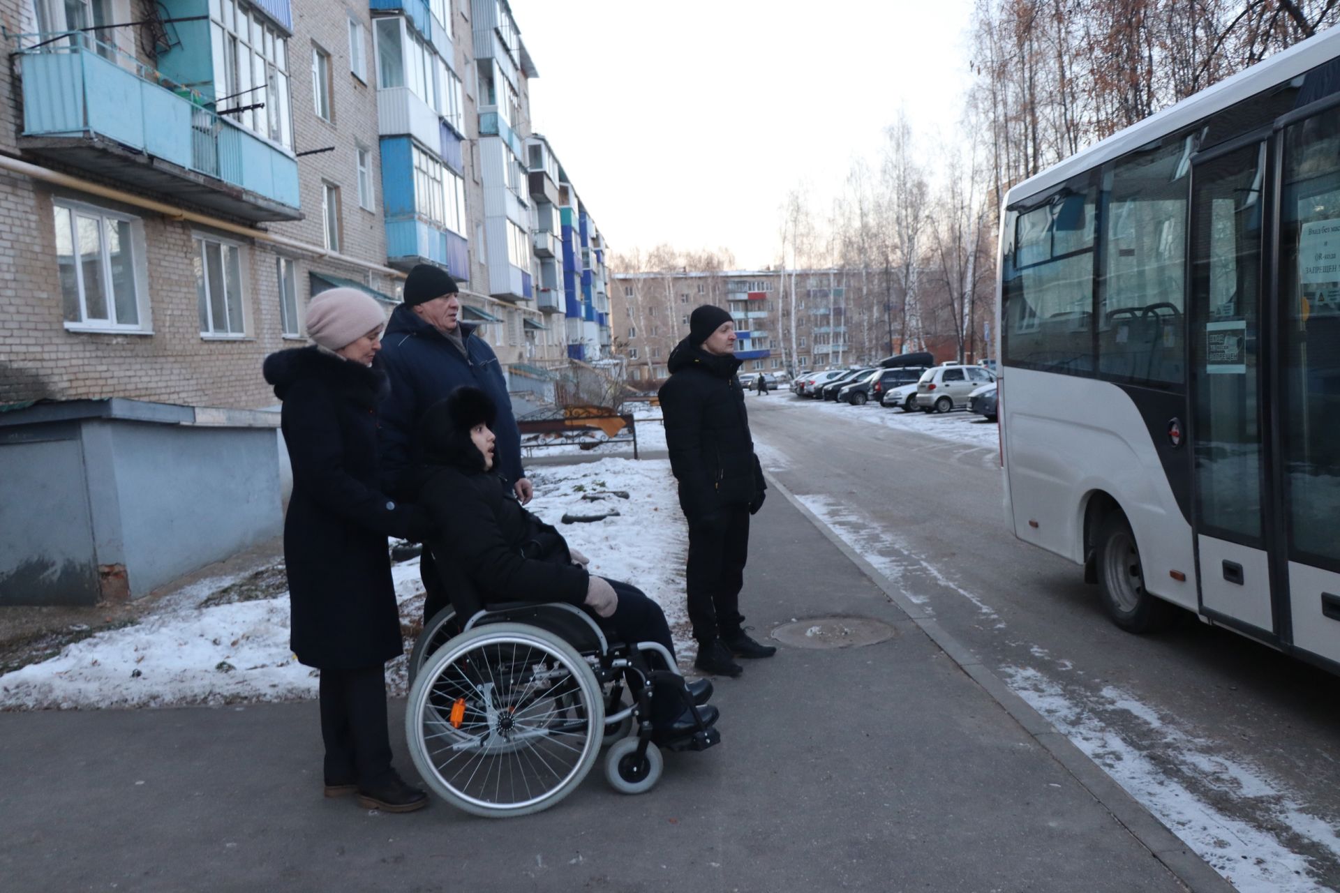 В Менделеевске колясочники протестировали пандусы в новой маршрутке