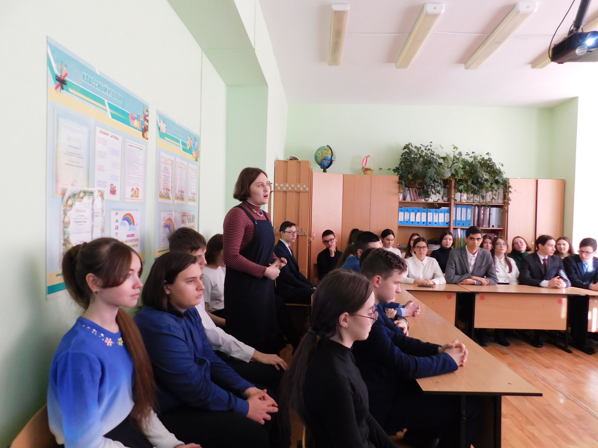 В Менделеевской школе прошел парламентский урок