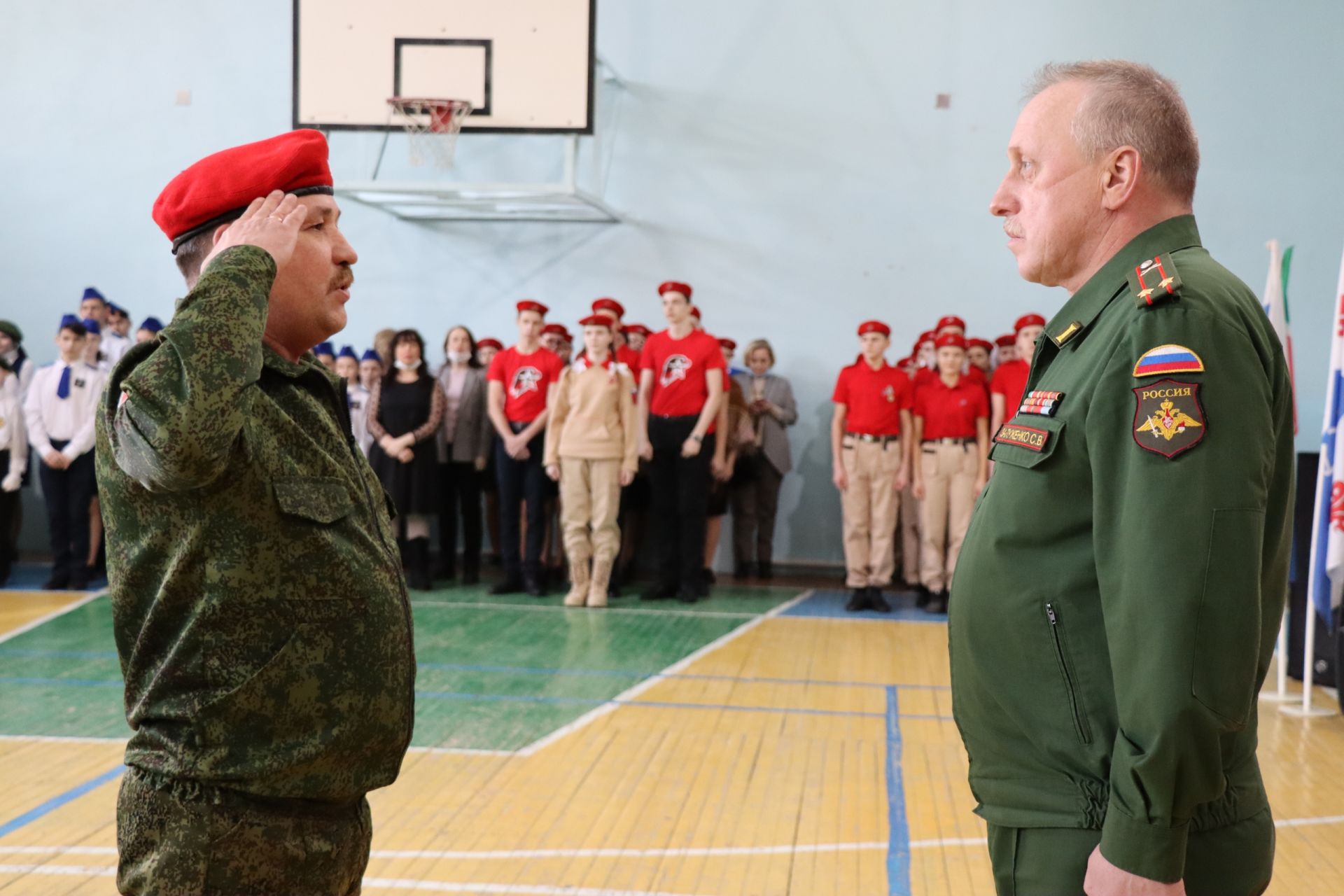 Менделеевские школьники показали мастерство выполнения строевых команд