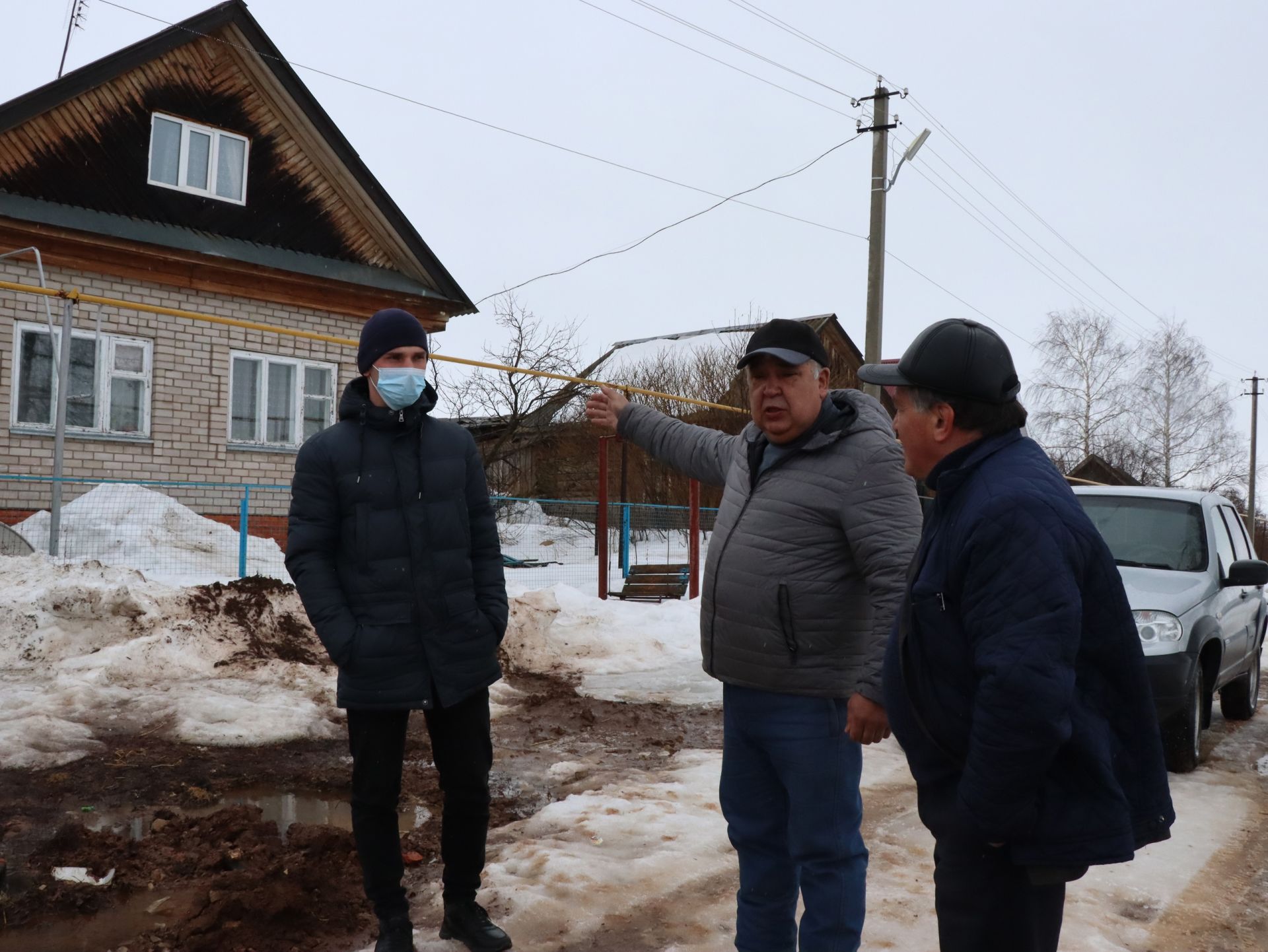 Съёмочная группа «МН» изучила на месте проблему течи воды