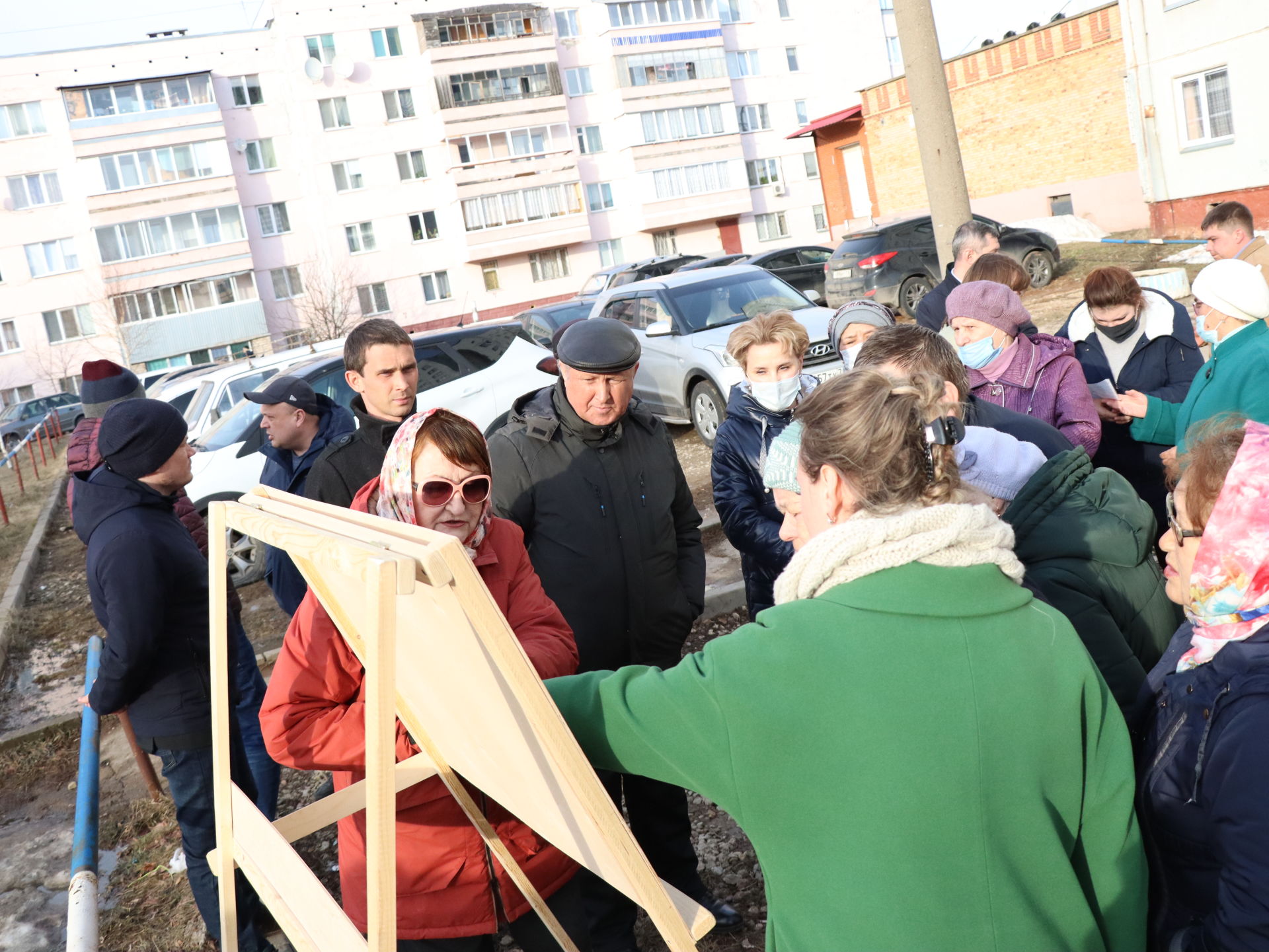 В Менделеевске прошло обсуждение программы «Наш двор»