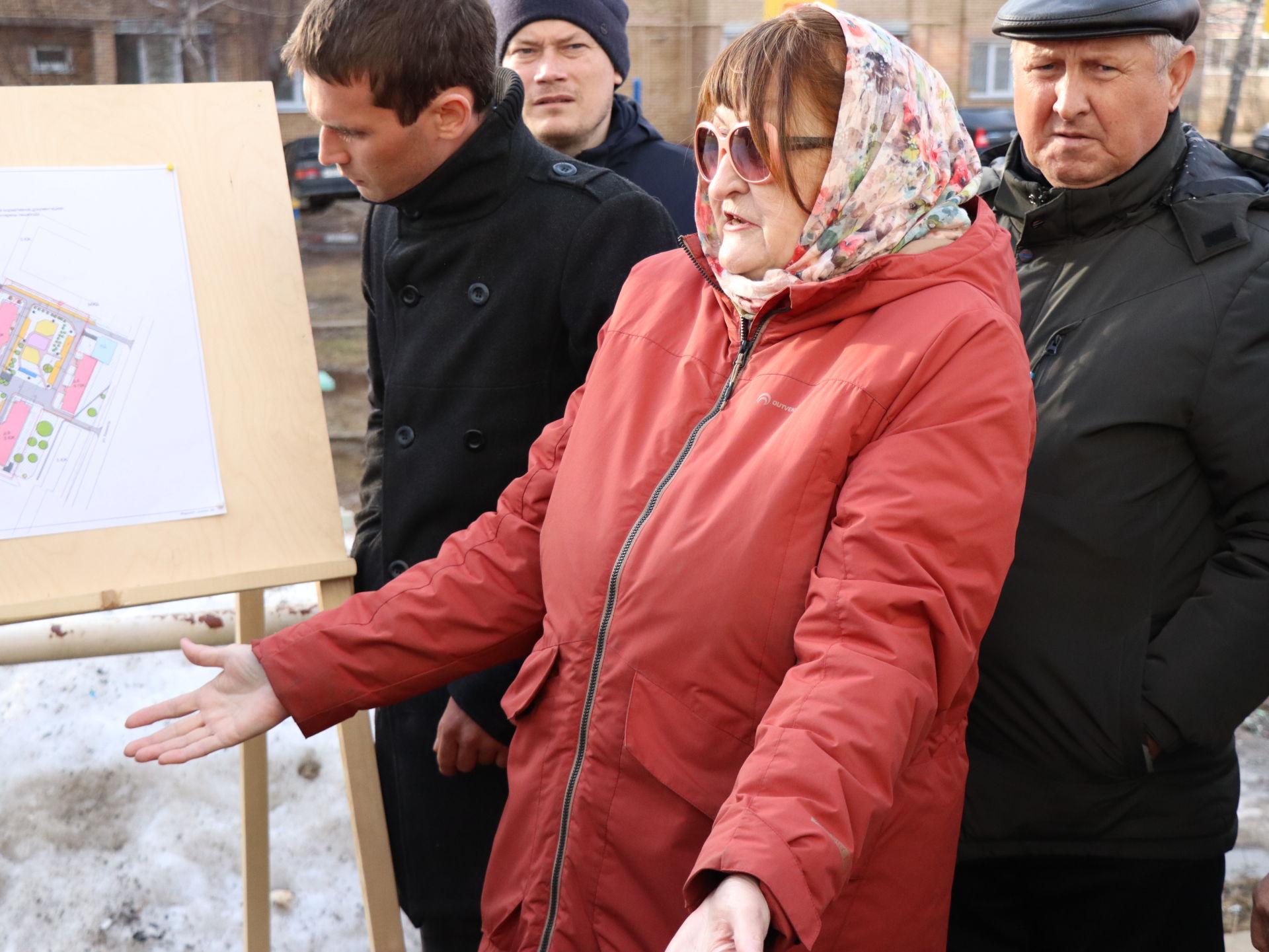 В Менделеевске прошло обсуждение программы «Наш двор»