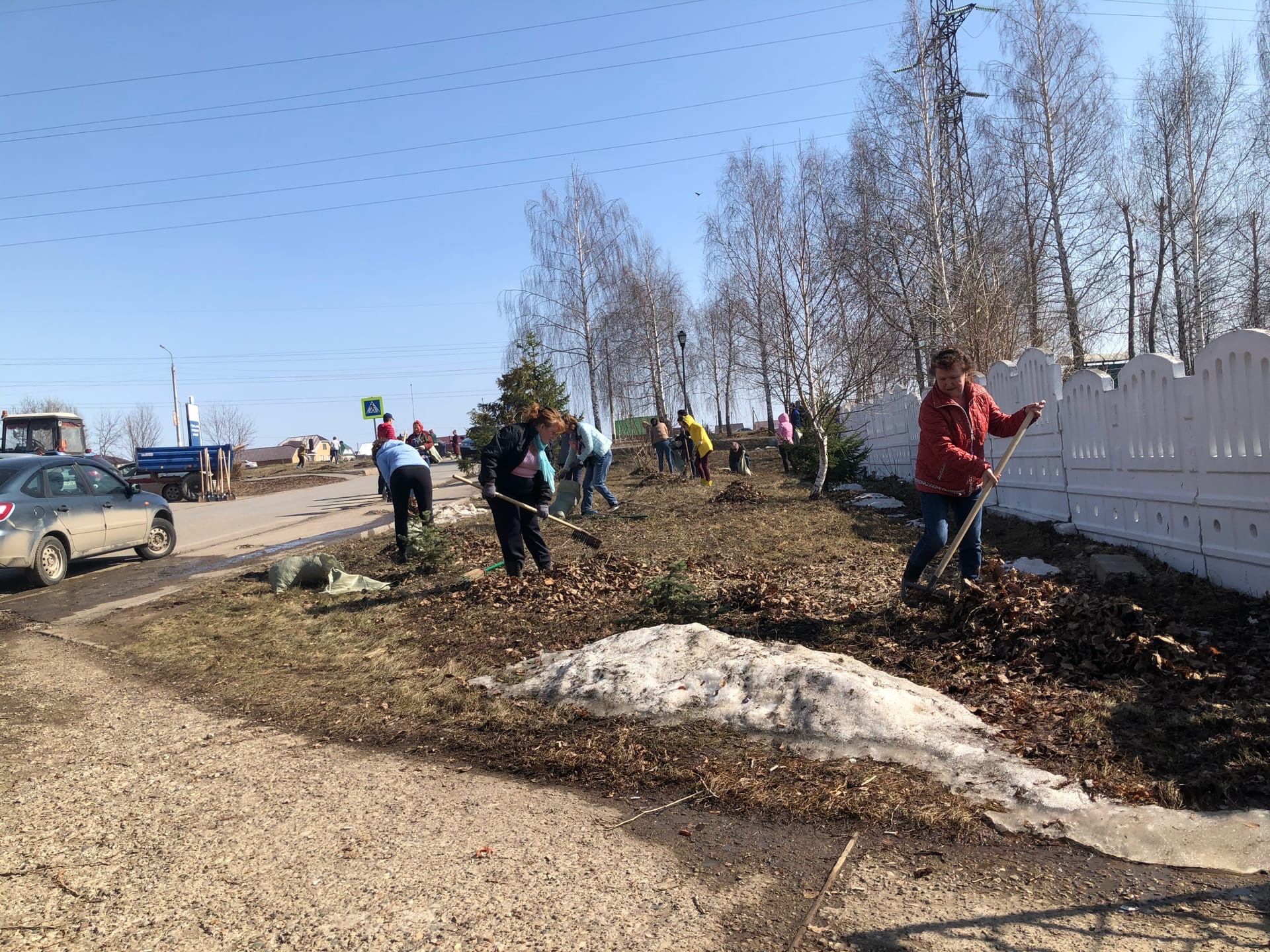 В Менделеевске стартовали средники и субботники по очистке территорий