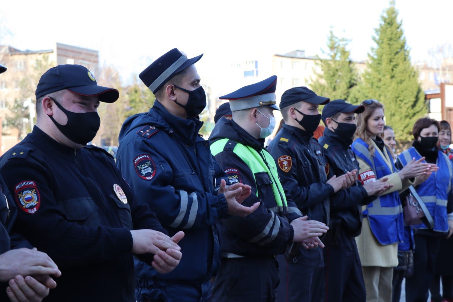 В Менделеевске вручили удостоверения членам Добровольной народной дружины