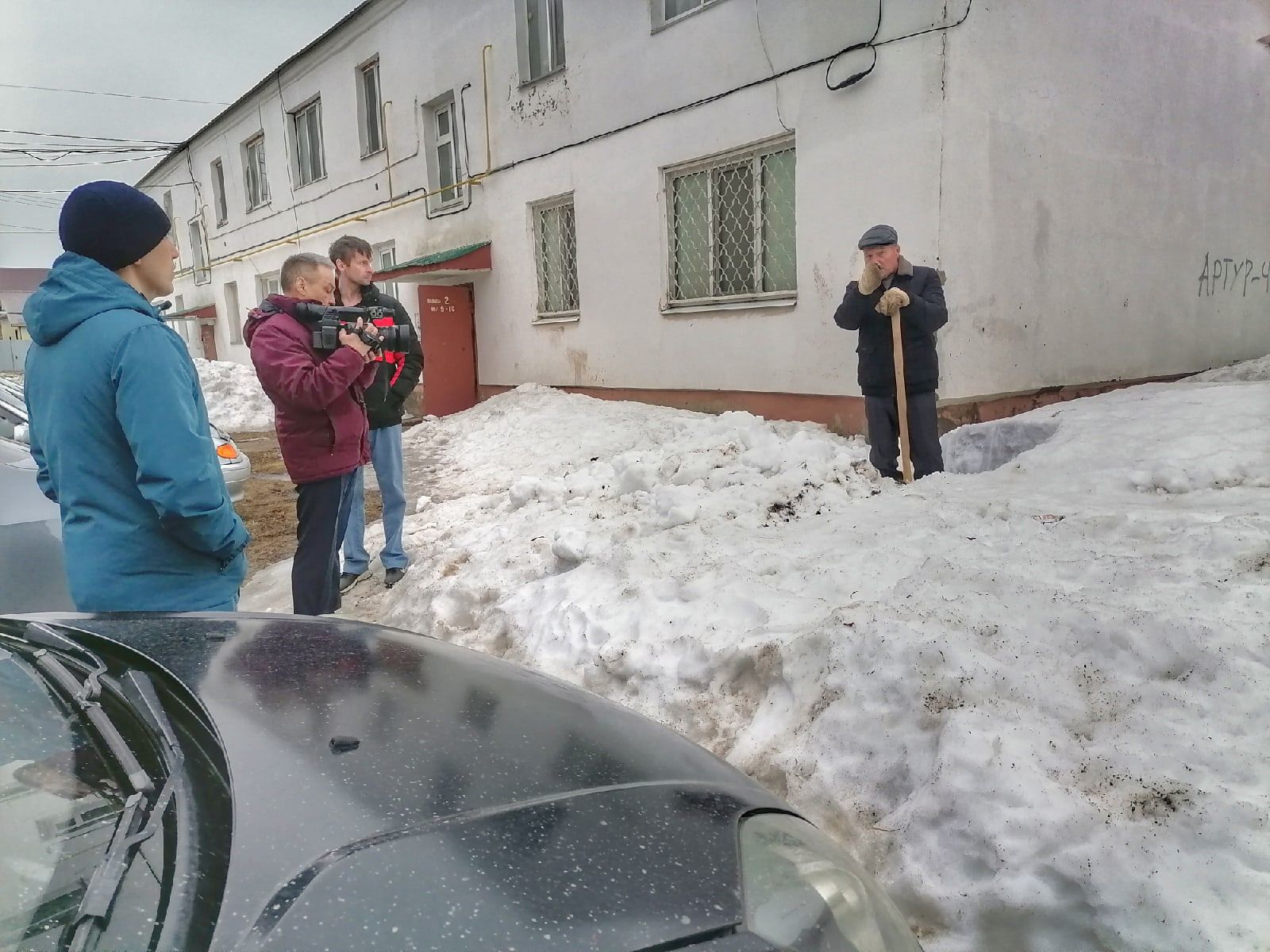 В&nbsp;Менделеевске водооткачивающая машина устраняет подтопление возле дома по&nbsp;улице Дружба