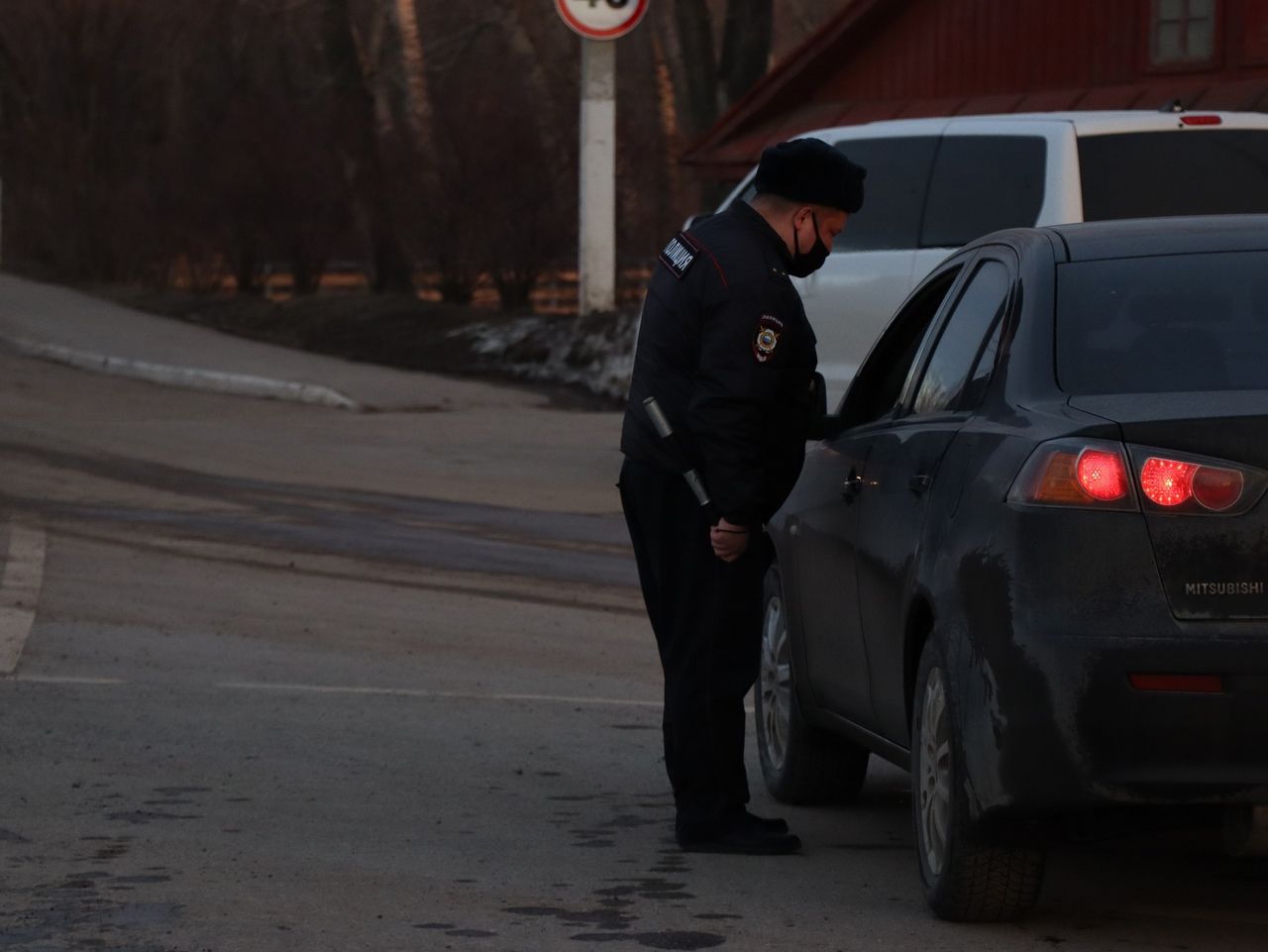 В Менделеевске прошел рейд по выявлению долгов