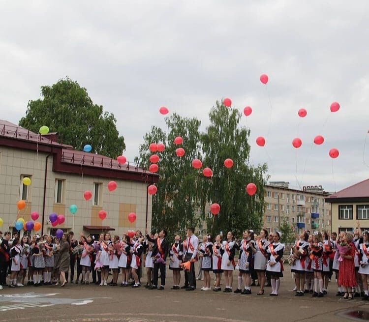 В&nbsp;первой школе прозвенел последний звонок