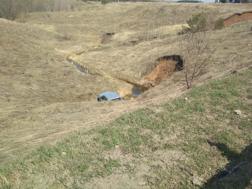 В Менделеевском районе водитель «Гранты» перевернулся и попал в больницу