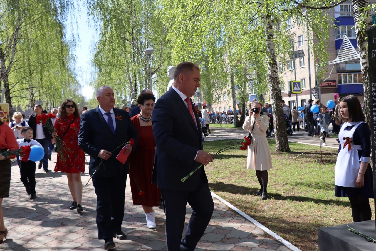 76-й Парад Победы стартовал в Менделеевске с площади ДК имени Гассара