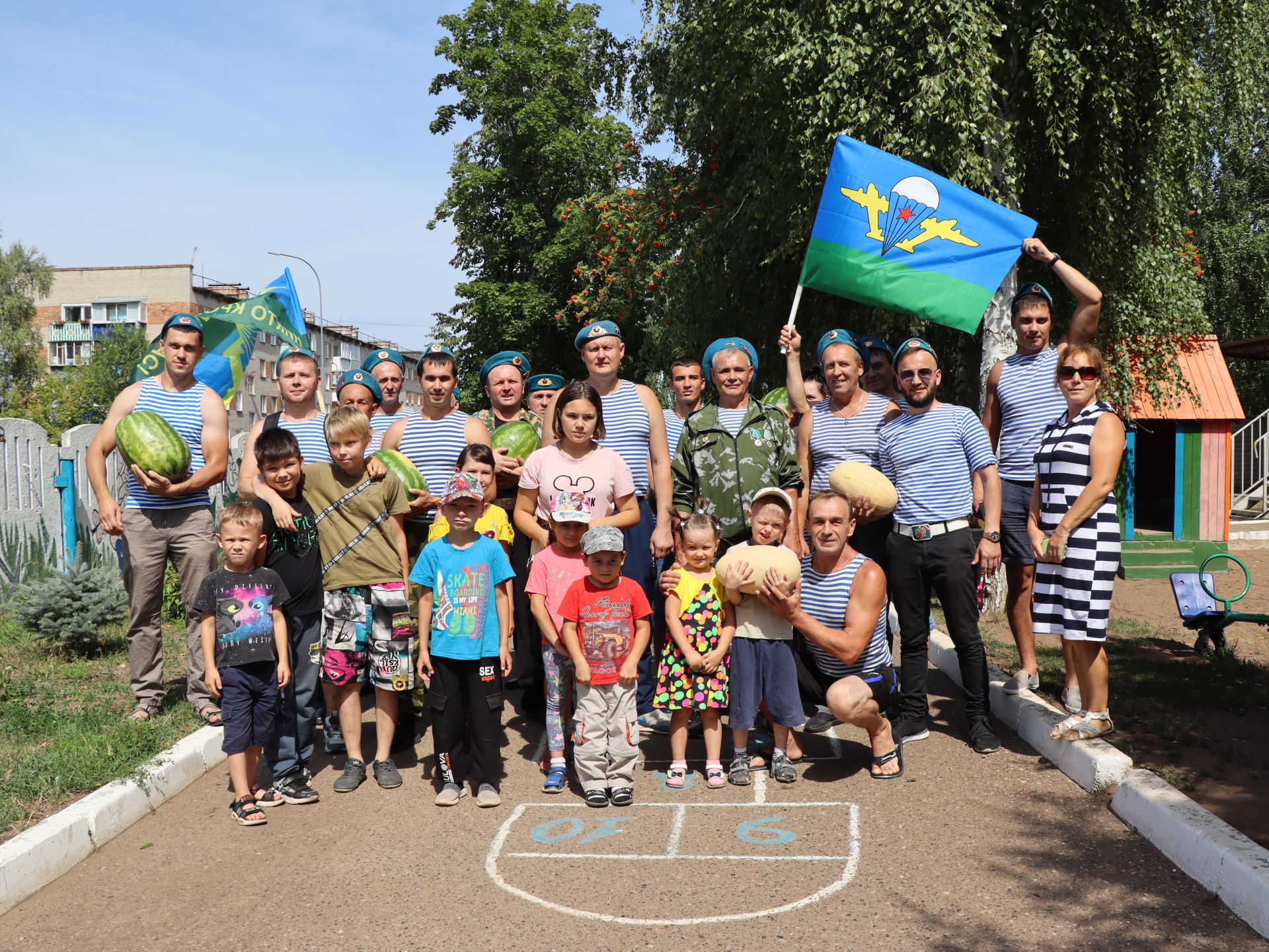 В Менделеевске День ВДВ отметили митингом у мемориала участникам войны в Афганистане