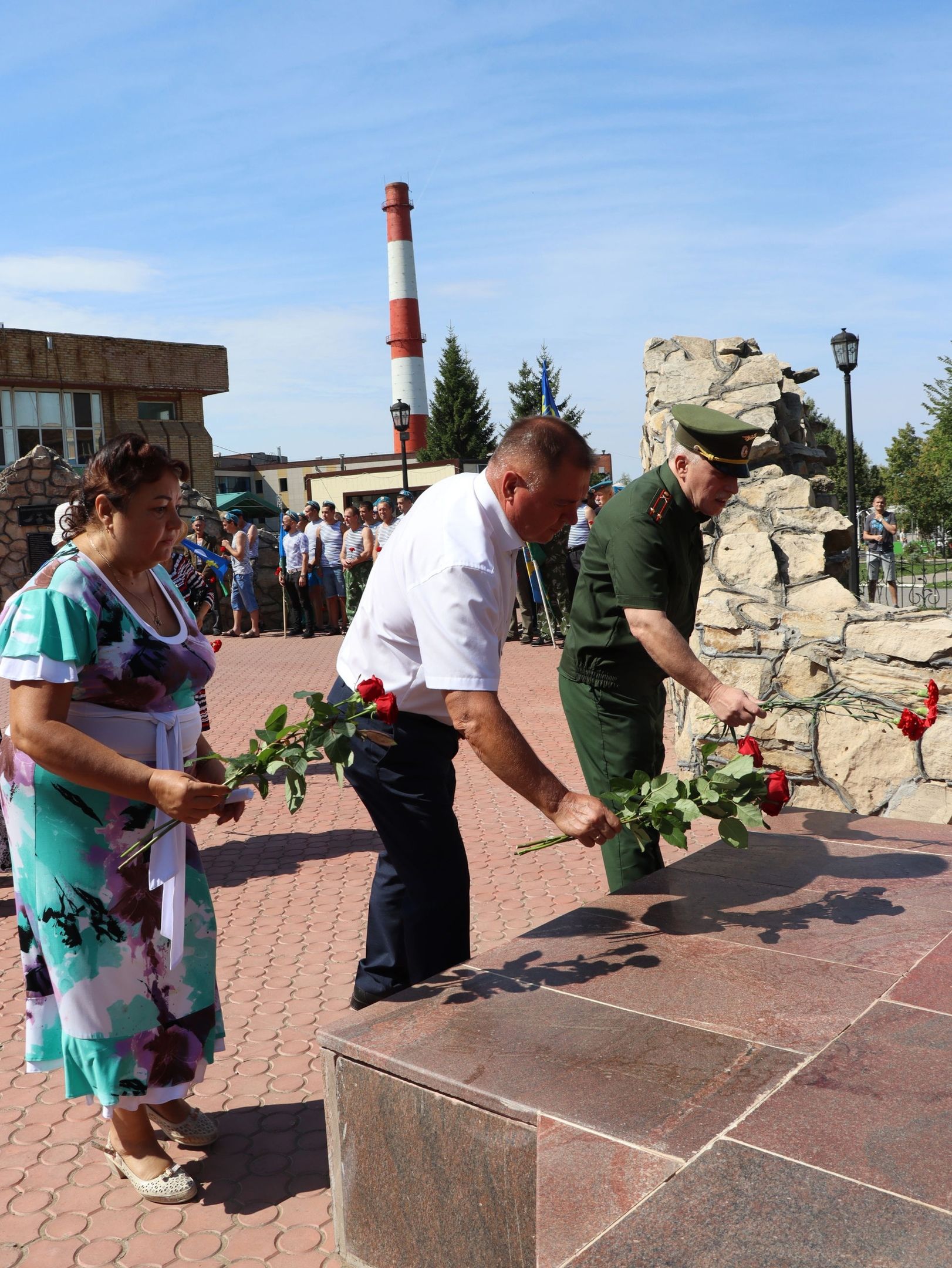 Менделеевскида Һава десанты гаскәрләре көне Әфганстан сугышында катнашучылар мемориалы янында митинг белән билгеләп үтелде