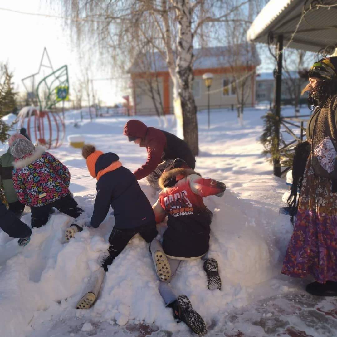 В Тат.Челнах провели игровую программу «Новый год в кругу друзей»