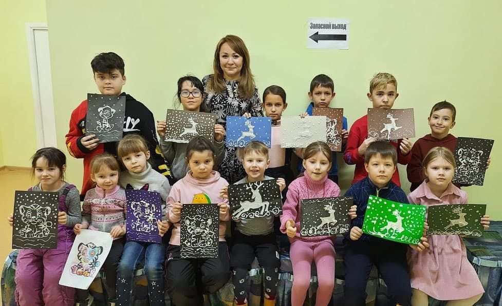 В Центре детского творчества провели мастер-класс «Новогоднее панно»