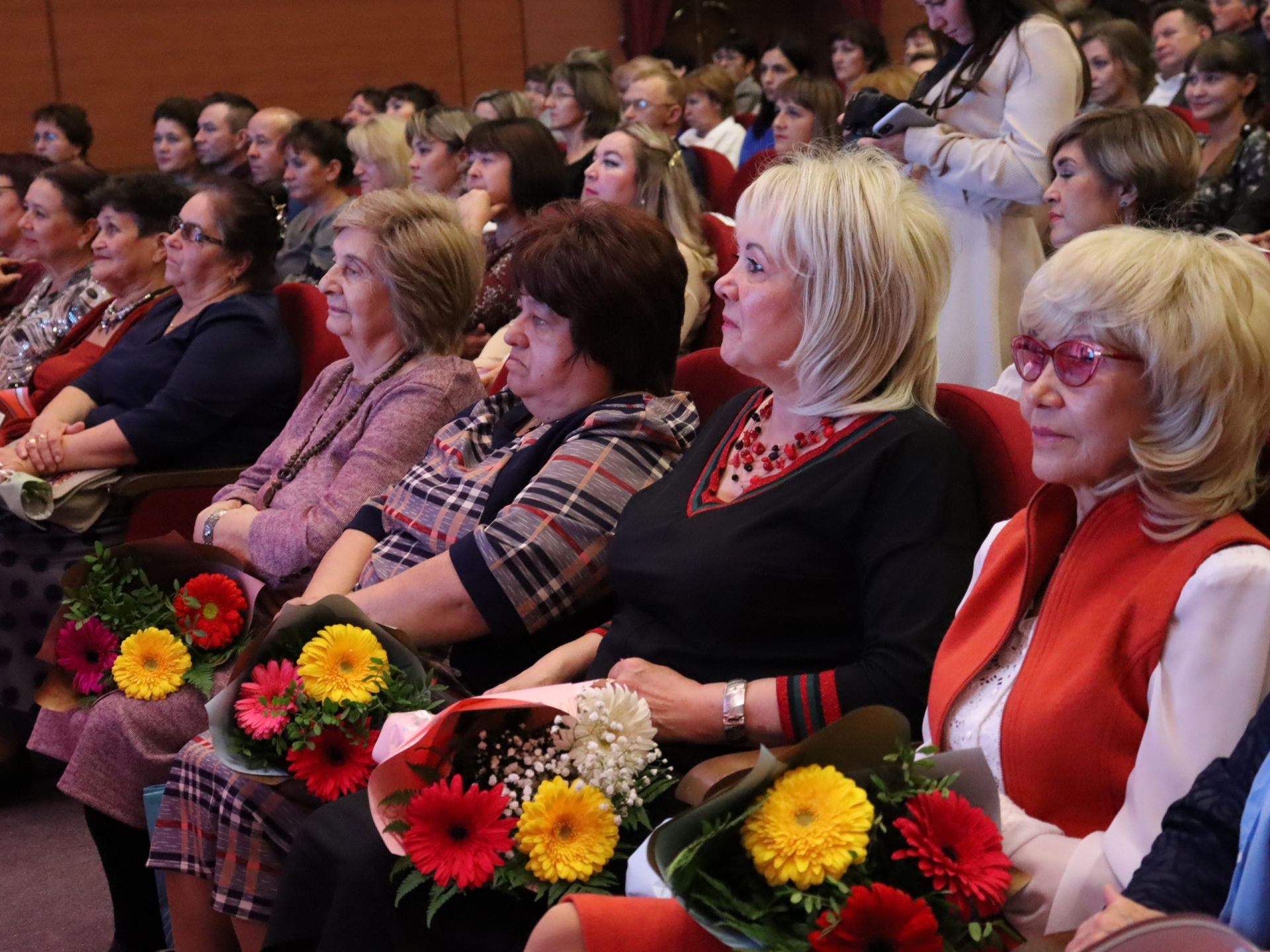 В Менделеевске чествовали лучших педагогов района