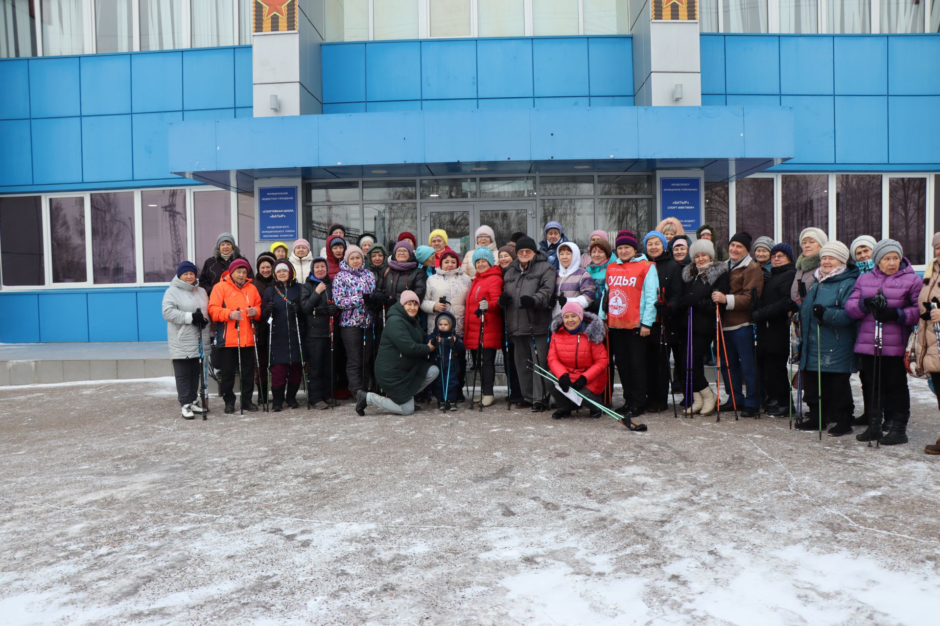 В Менделеевске прошёл первый районный фестиваль по скандинавской ходьбе