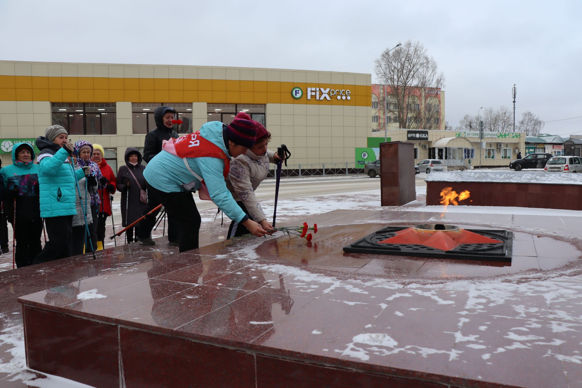 В Менделеевске прошёл первый районный фестиваль по скандинавской ходьбе