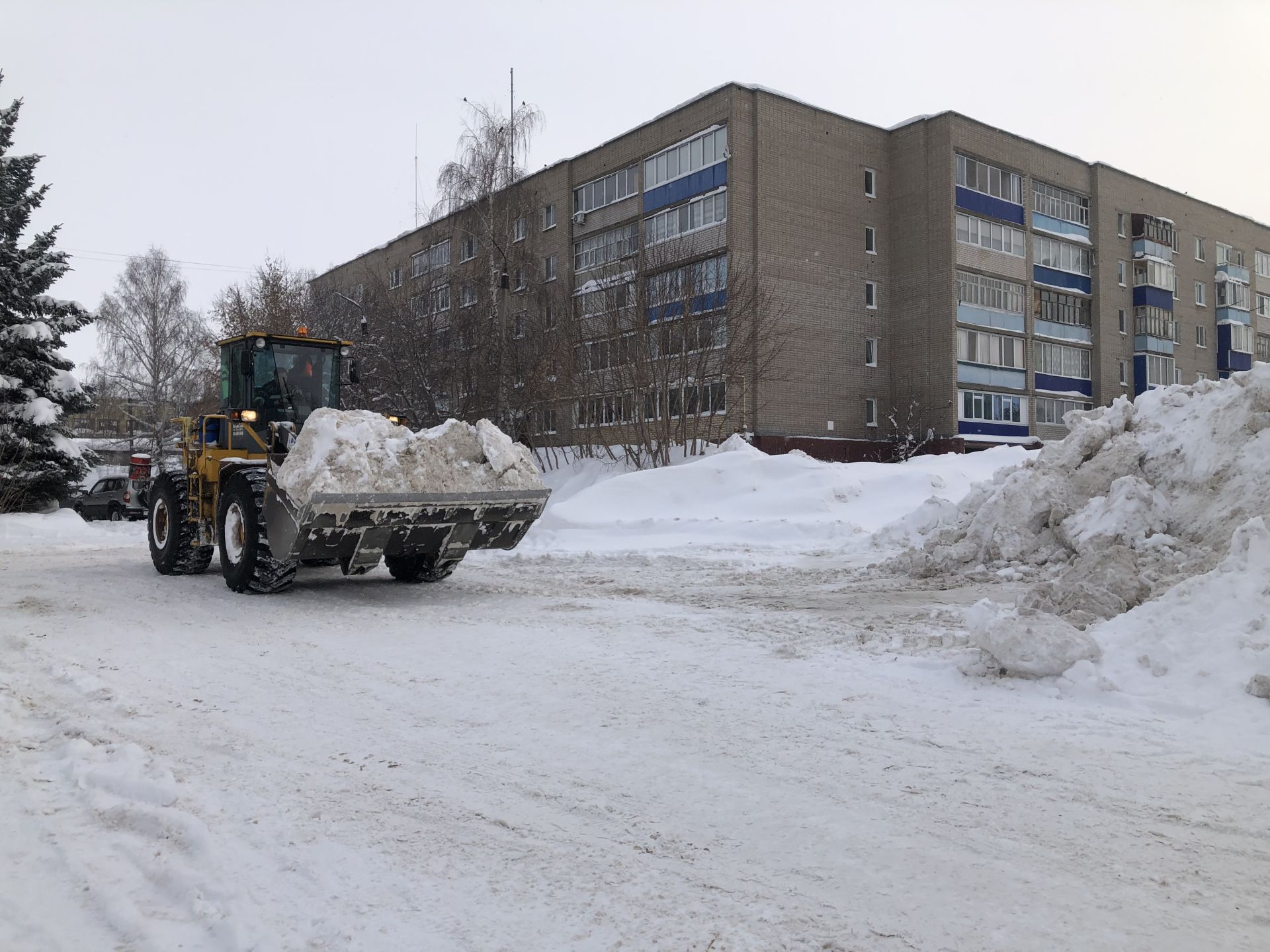 За&nbsp;прошедшие сутки с&nbsp;дорог Менделеевска вывезено 1500 тонны снега