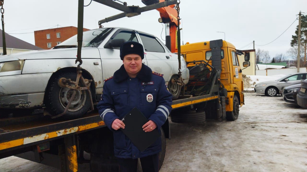 В Менделеевске у автомобилиста забрали «Ладу» за долги