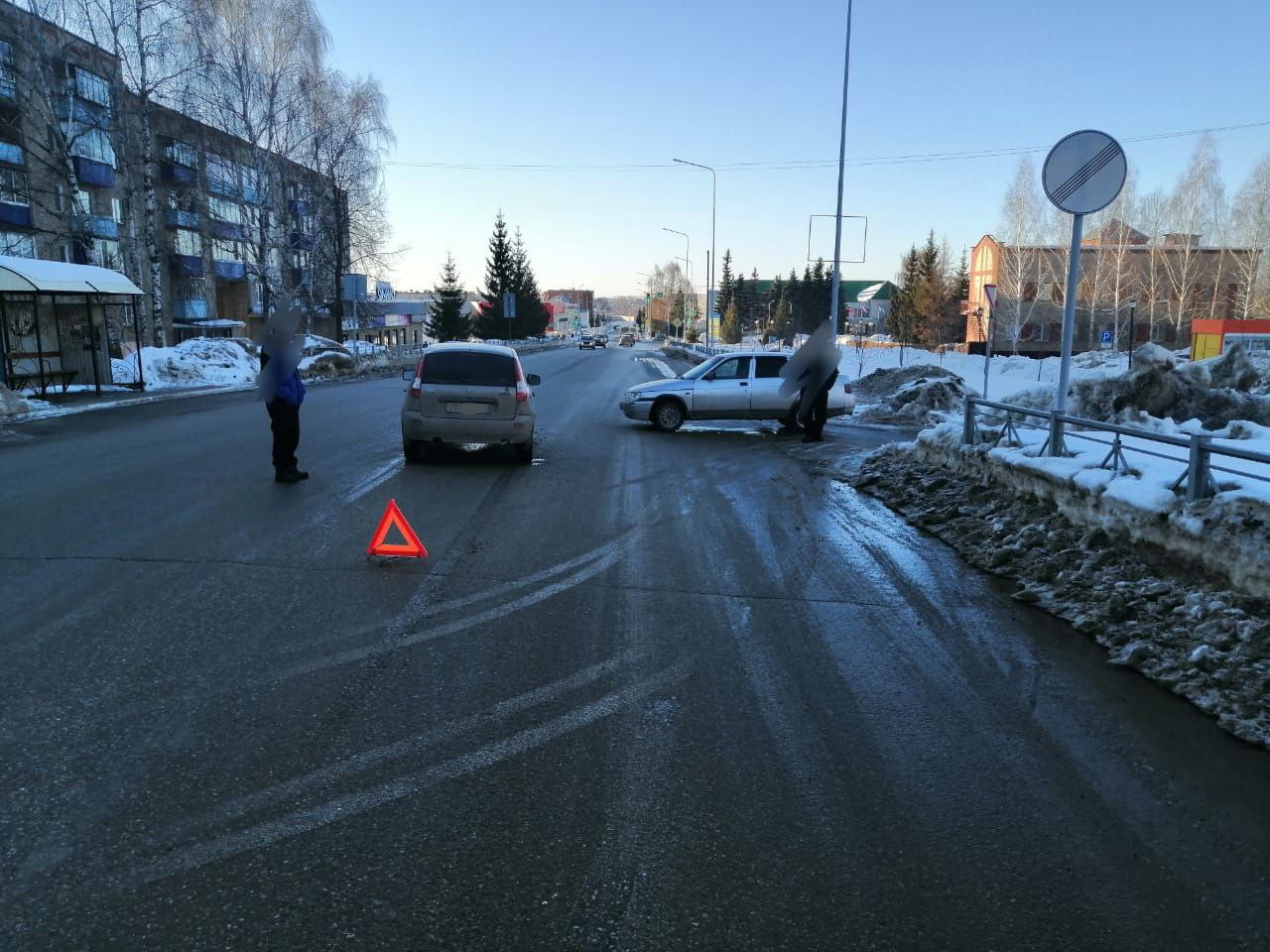 В Менделеевске в первый весенний день произошло три ДТП