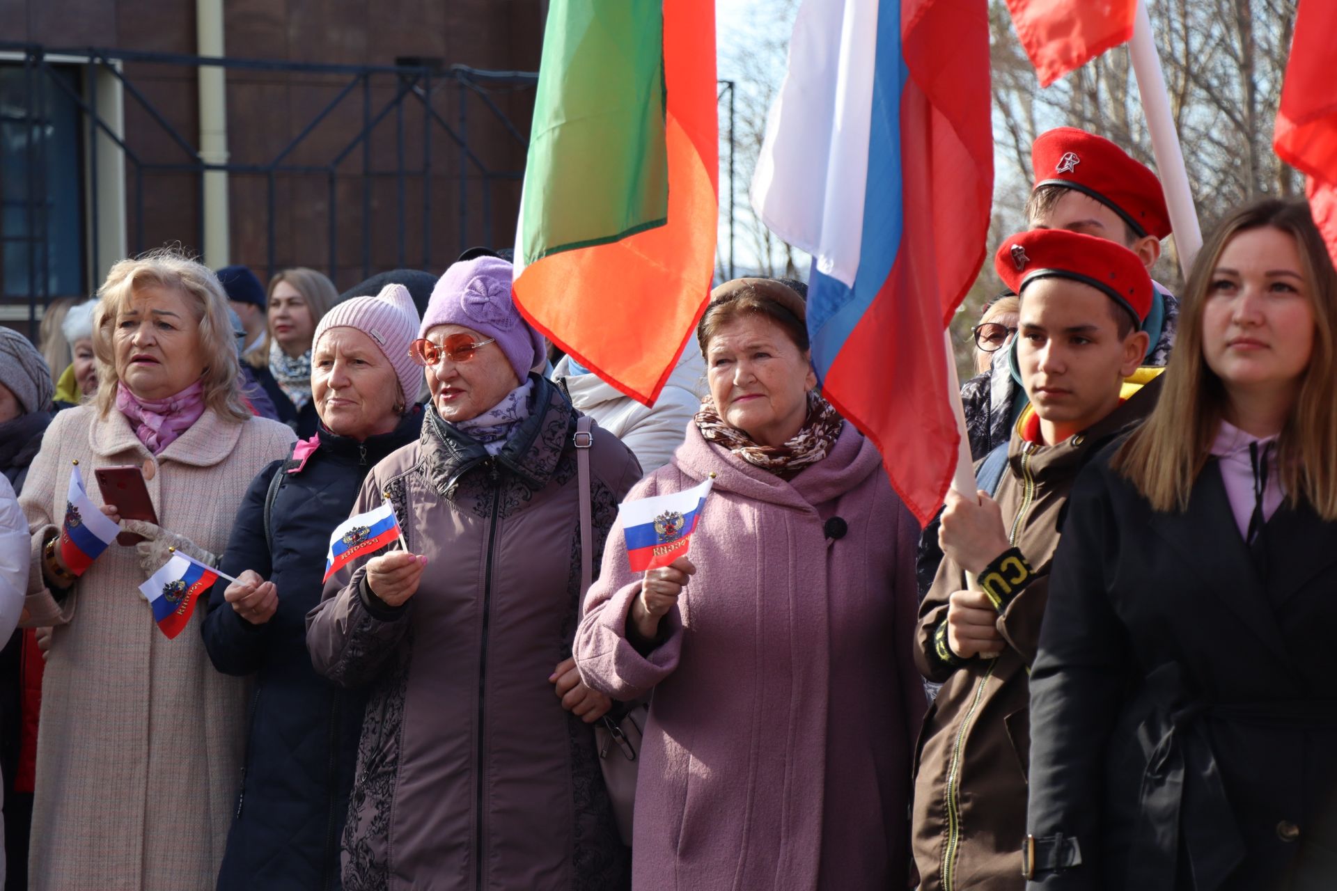 Менделеевцы собрали гуманитарную помощь на 700 тысяч рублей для переселенцев из Донбасса