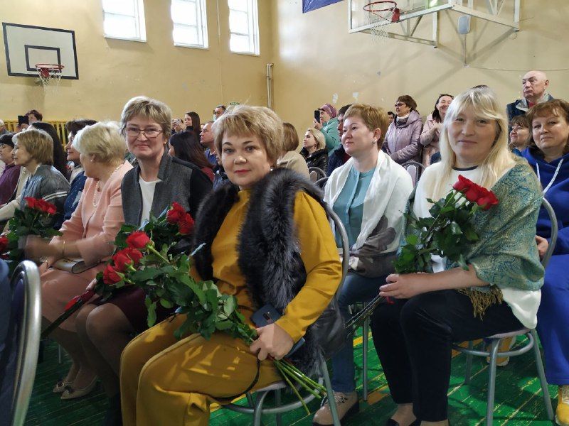 Для выпускников менделеевской гимназии прозвенел последний звонок