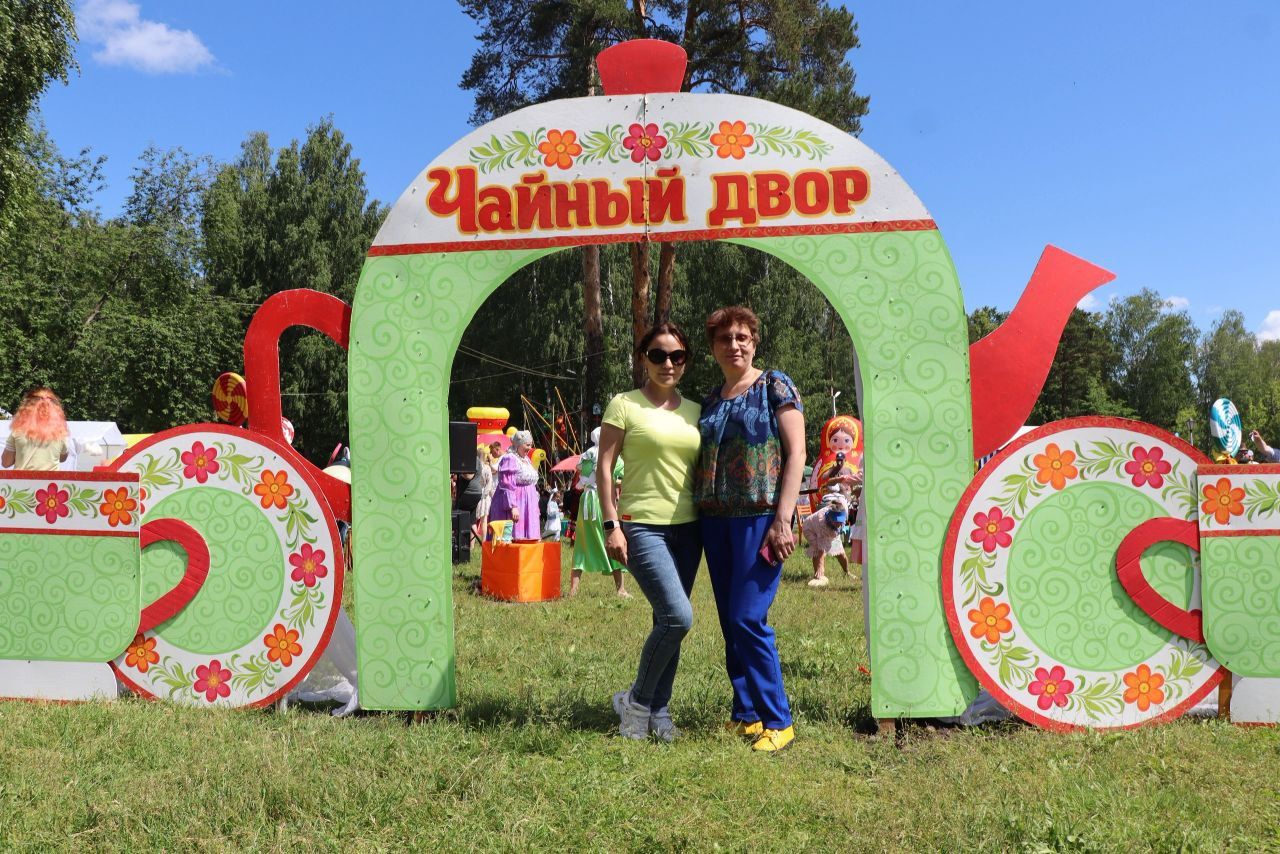 Танец «Чак Чак» и тюбетейки в подарок преподнесли менделеевцы можгинцам на Сабантуе в Удмуртии