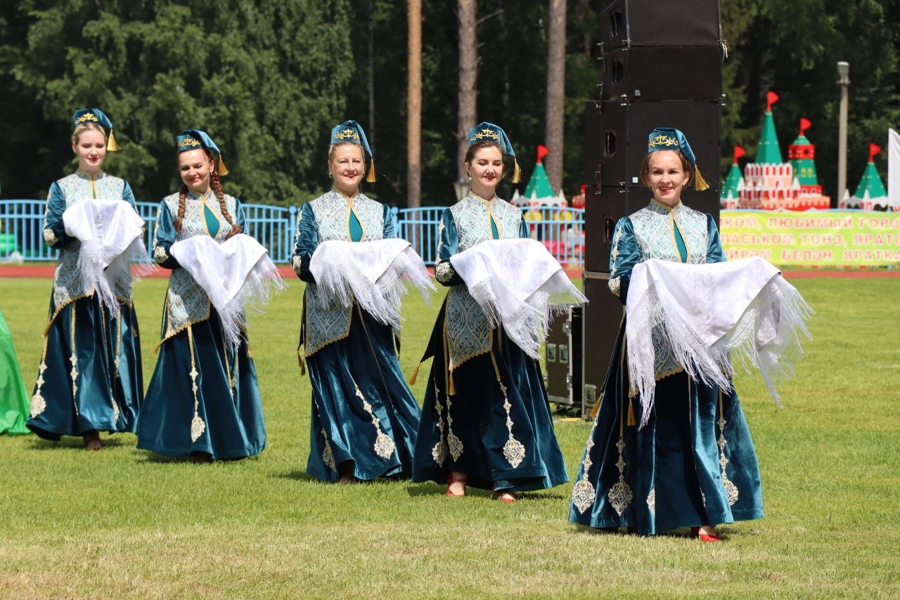 Танец «Чак Чак» и тюбетейки в подарок преподнесли менделеевцы можгинцам на Сабантуе в Удмуртии