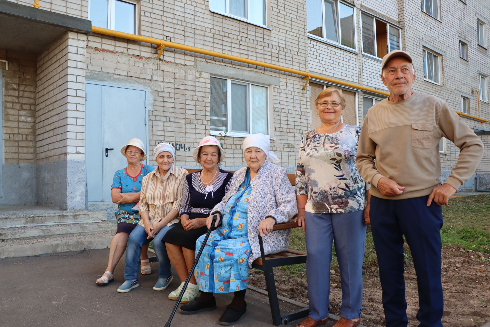 «Мой двор — мой город»: под таким девизом прошёл праздник двора по улице Менделеева