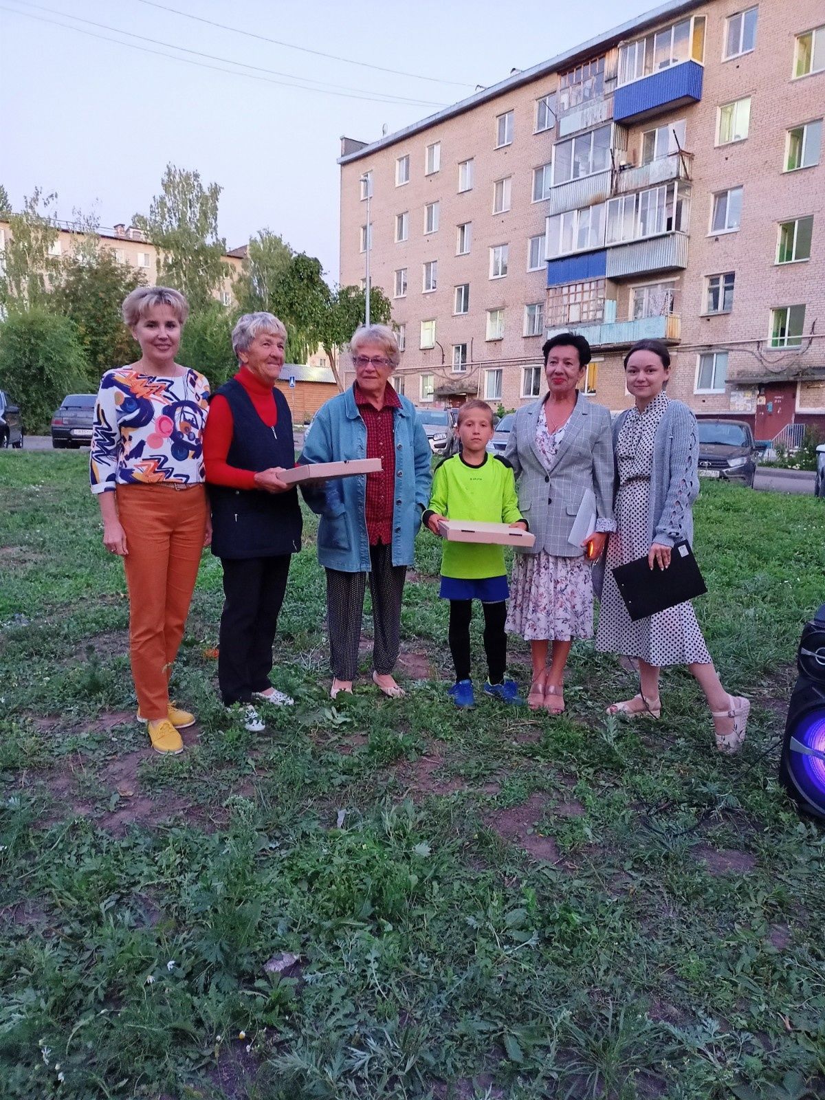 В Менделеевске продолжаются праздники двора